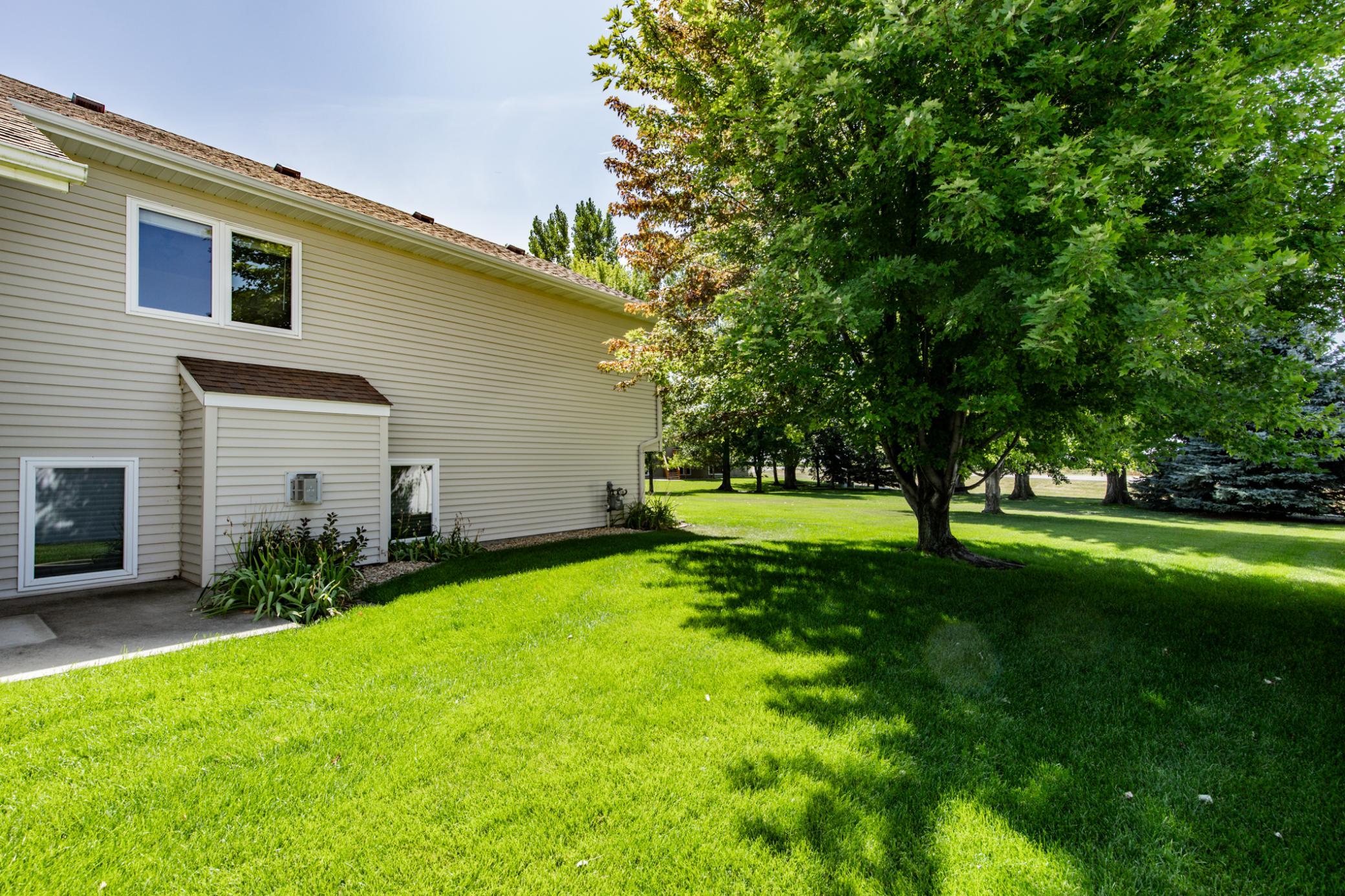 2003 single family home for sale at 1206 47th Avenue N in Fargo, ND — 4 bed, 3 bath (photo 66 of 68)