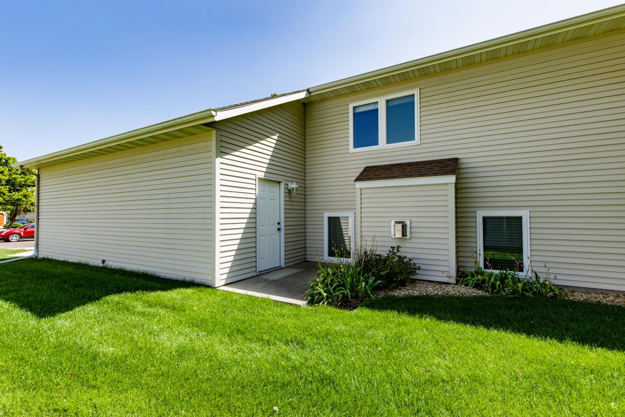 2003 single family home for sale at 1206 47th Avenue N in Fargo, ND — 4 bed, 3 bath (photo 67 of 68)