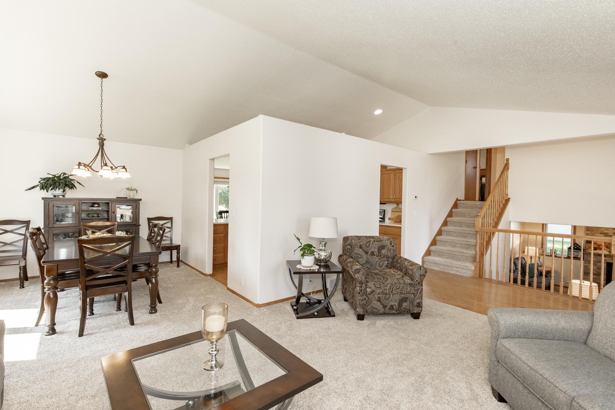 2003 single family home for sale at 1206 47th Avenue N in Fargo, ND — 4 bed, 3 bath (photo 9 of 68)