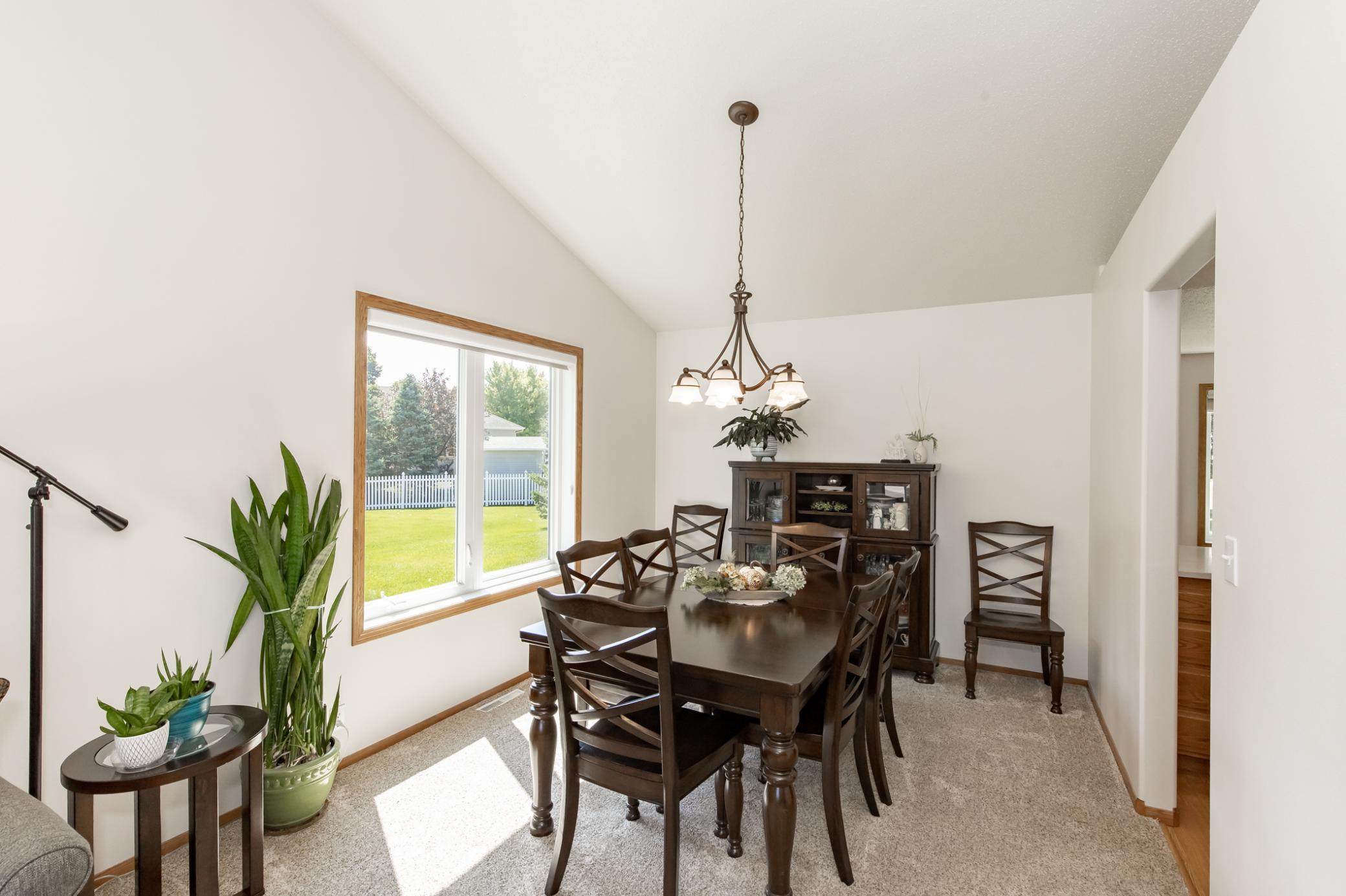 2003 single family home for sale at 1206 47th Avenue N in Fargo, ND — 4 bed, 3 bath (photo 10 of 68)
