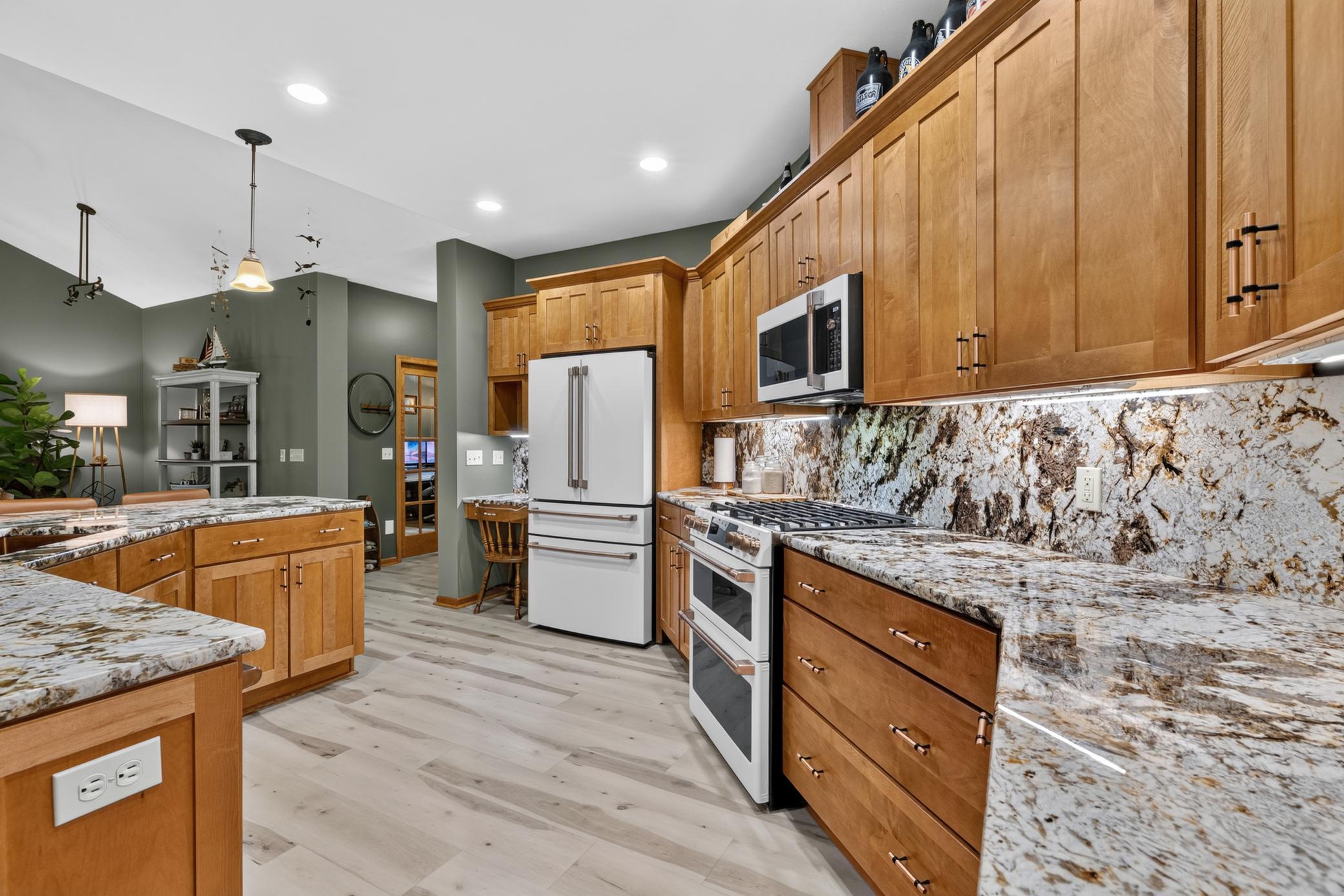 2005 single family home for sale at 24773 Cove Trail in Nisswa, MN — 5 bed, 3 bath (photo 8 of 43)
