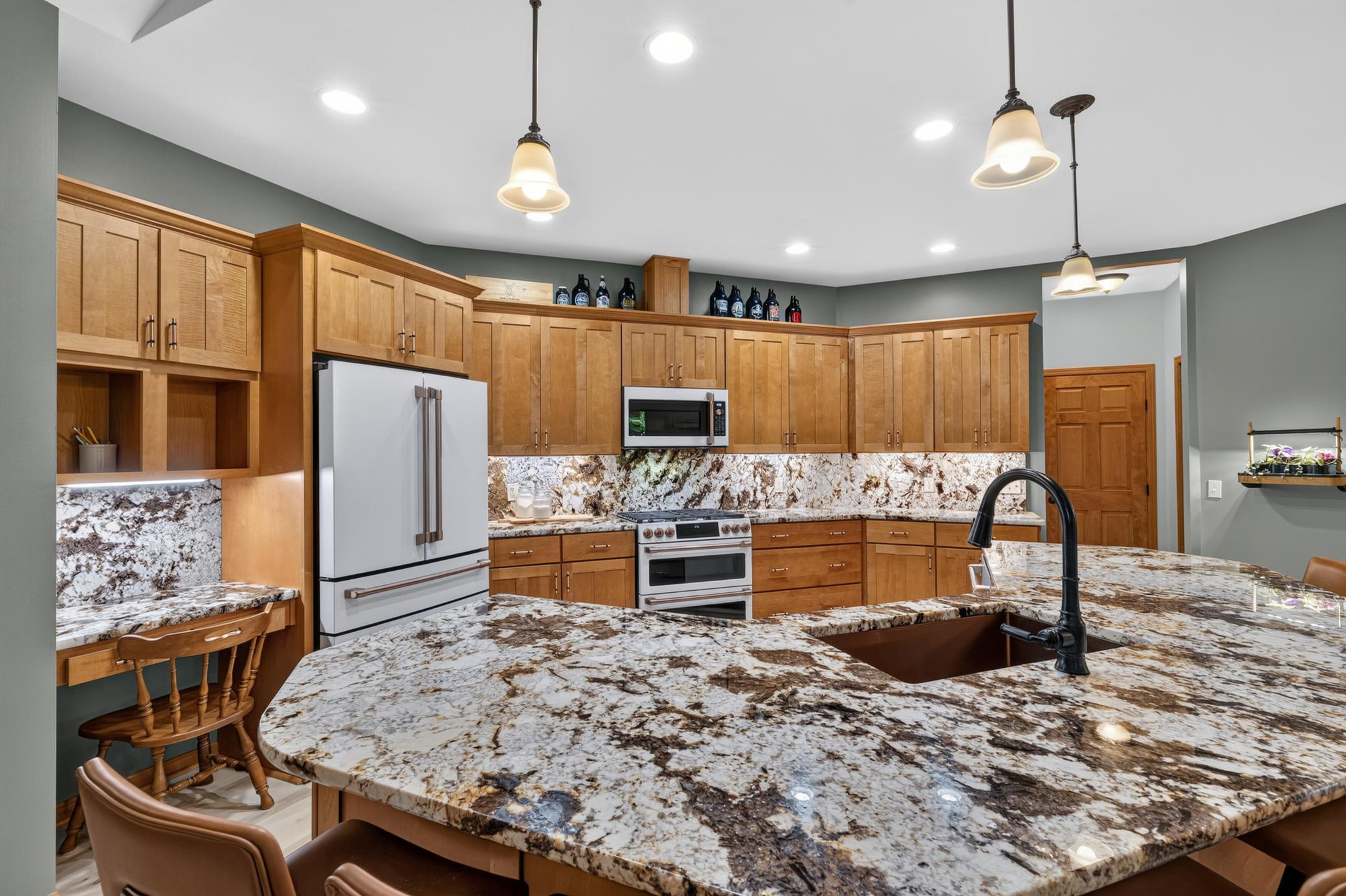 2005 single family home for sale at 24773 Cove Trail in Nisswa, MN — 5 bed, 3 bath (photo 9 of 43)
