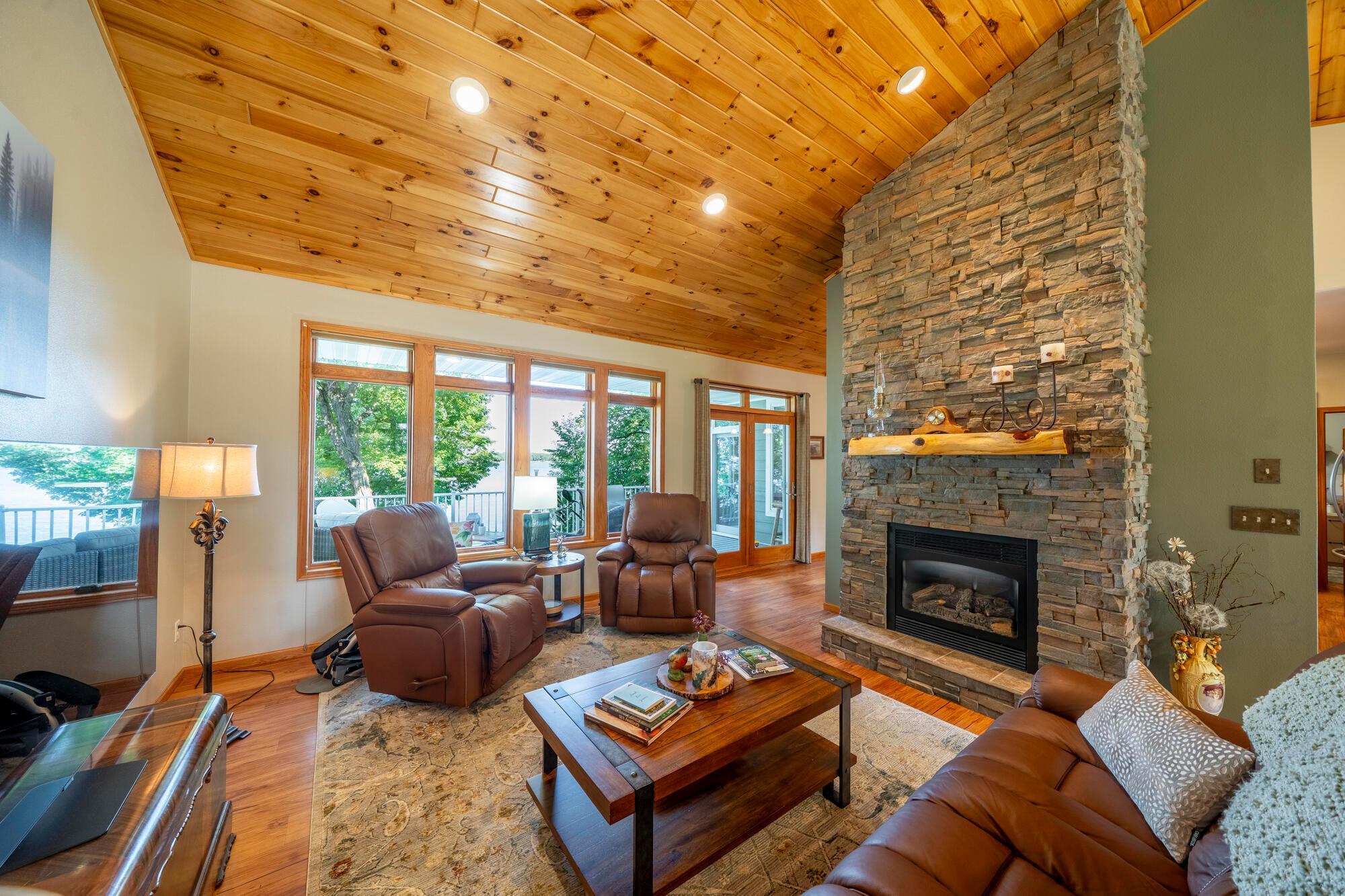 2014 single family home for sale at 50201 Fish Lake Way in Detroit Lakes, MN — 3 bed, 3 bath (photo 11 of 43)