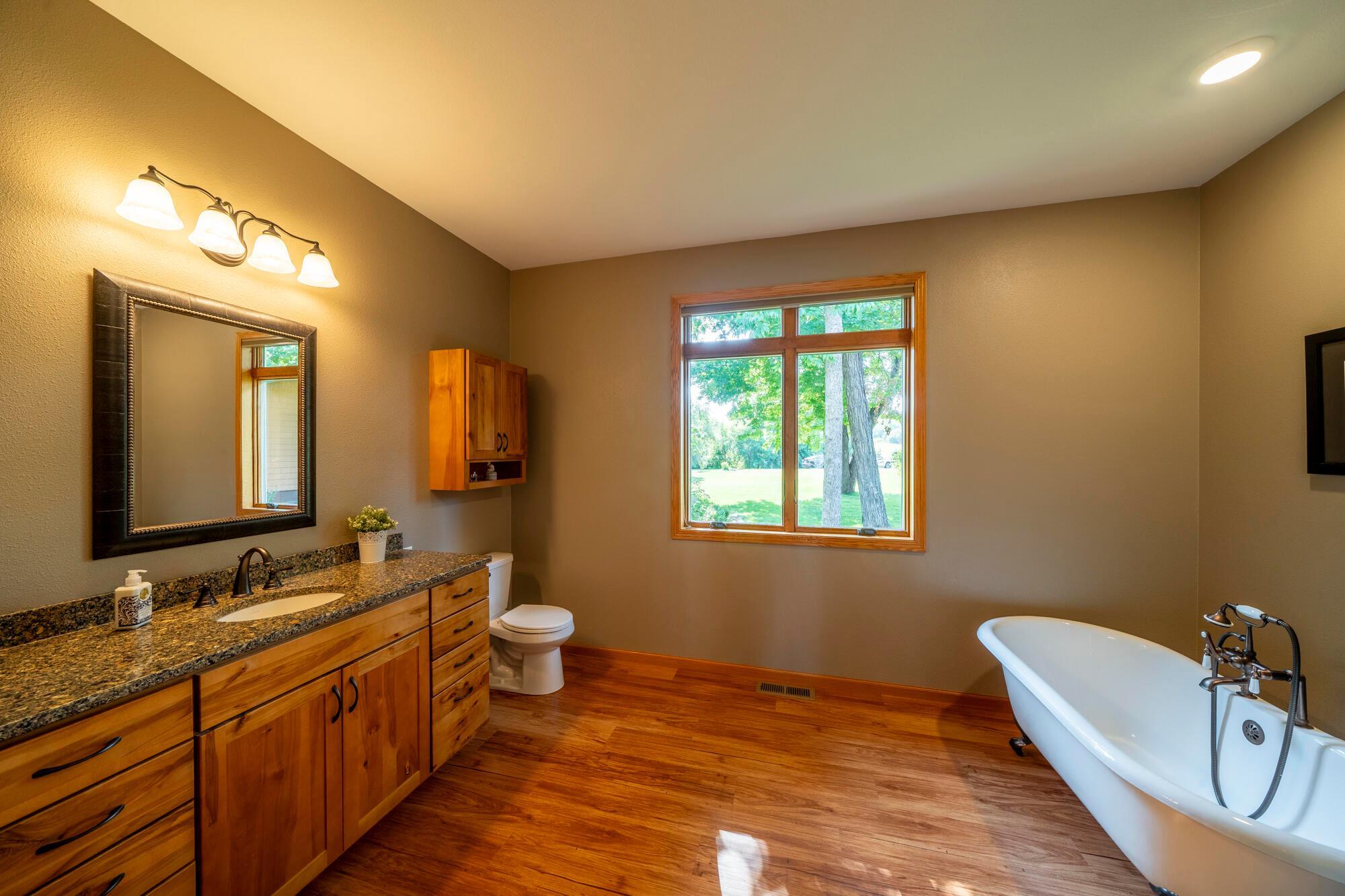 2014 single family home for sale at 50201 Fish Lake Way in Detroit Lakes, MN — 3 bed, 3 bath (photo 27 of 43)