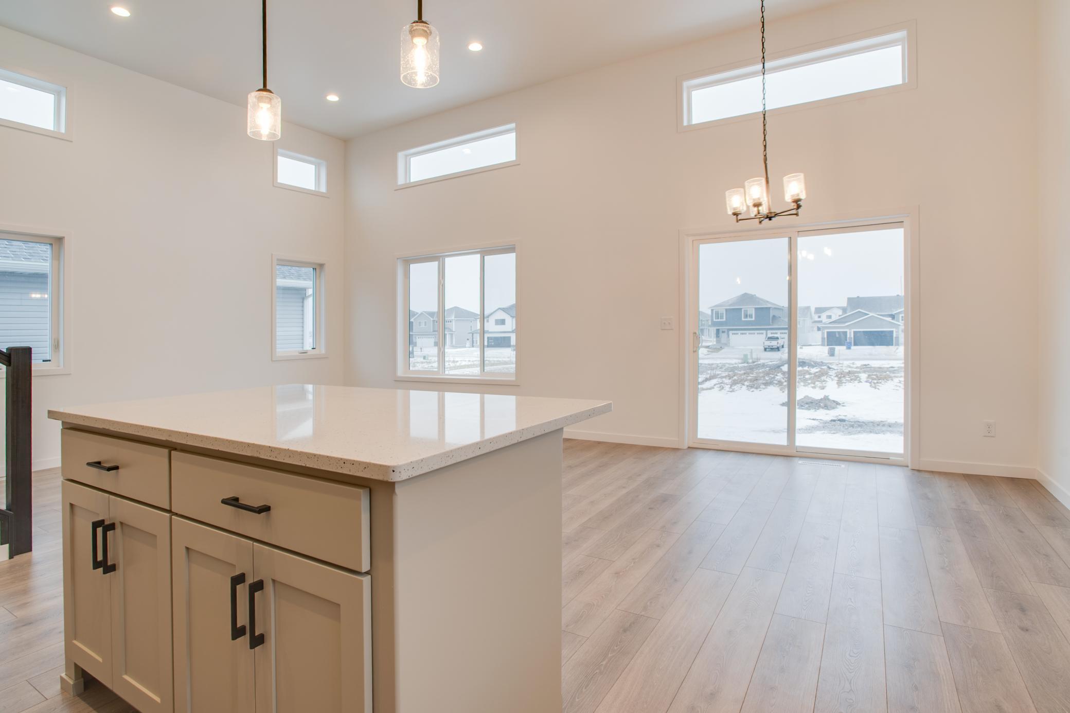 2025 single family home for sale at 2516 38th Avenue S in Moorhead, MN — 3 bed, 2 bath (photo 14 of 32)