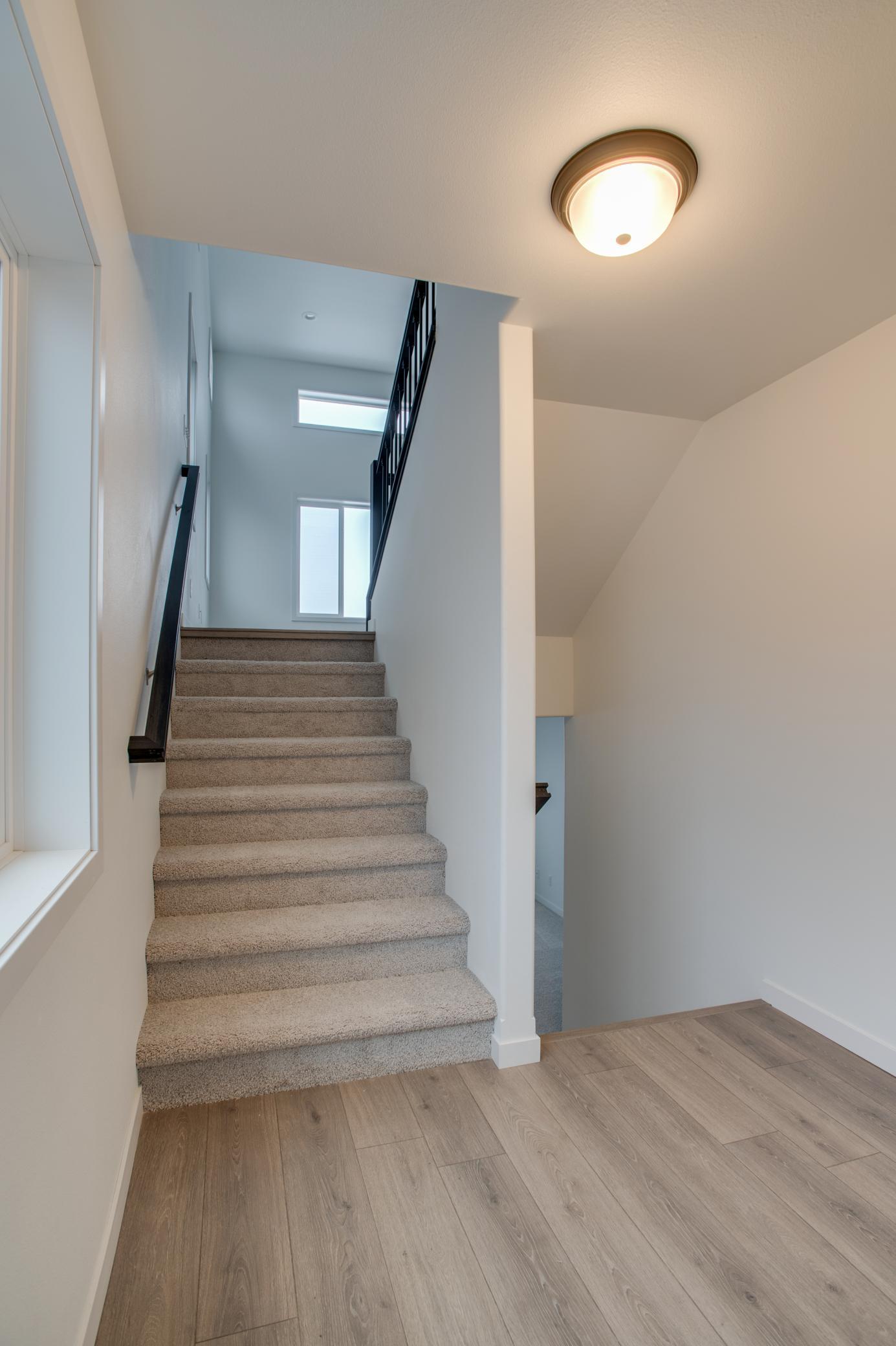 2025 single family home for sale at 2516 38th Avenue S in Moorhead, MN — 3 bed, 2 bath (photo 3 of 32)