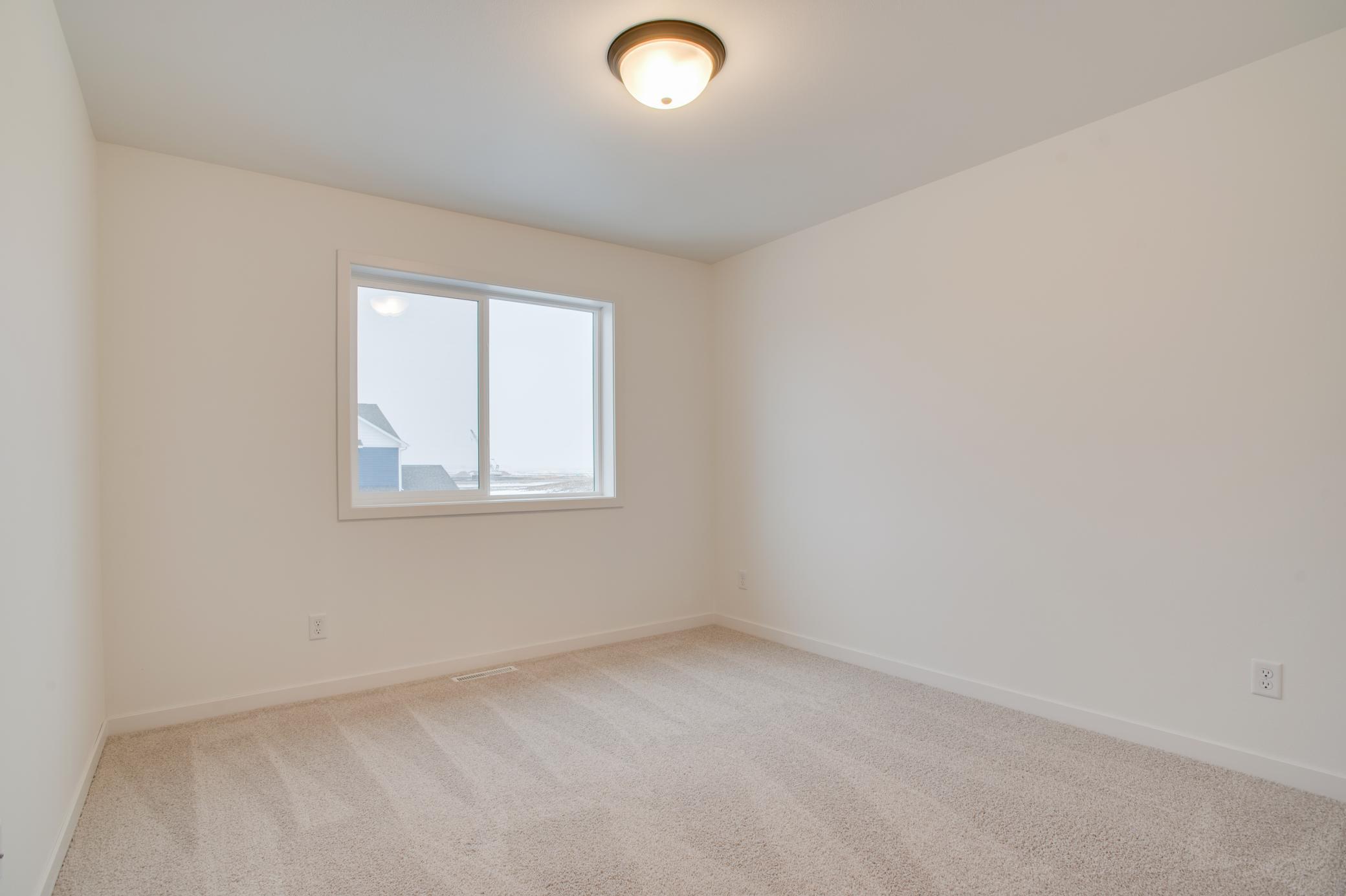 2025 single family home for sale at 2516 38th Avenue S in Moorhead, MN — 3 bed, 2 bath (photo 22 of 32)