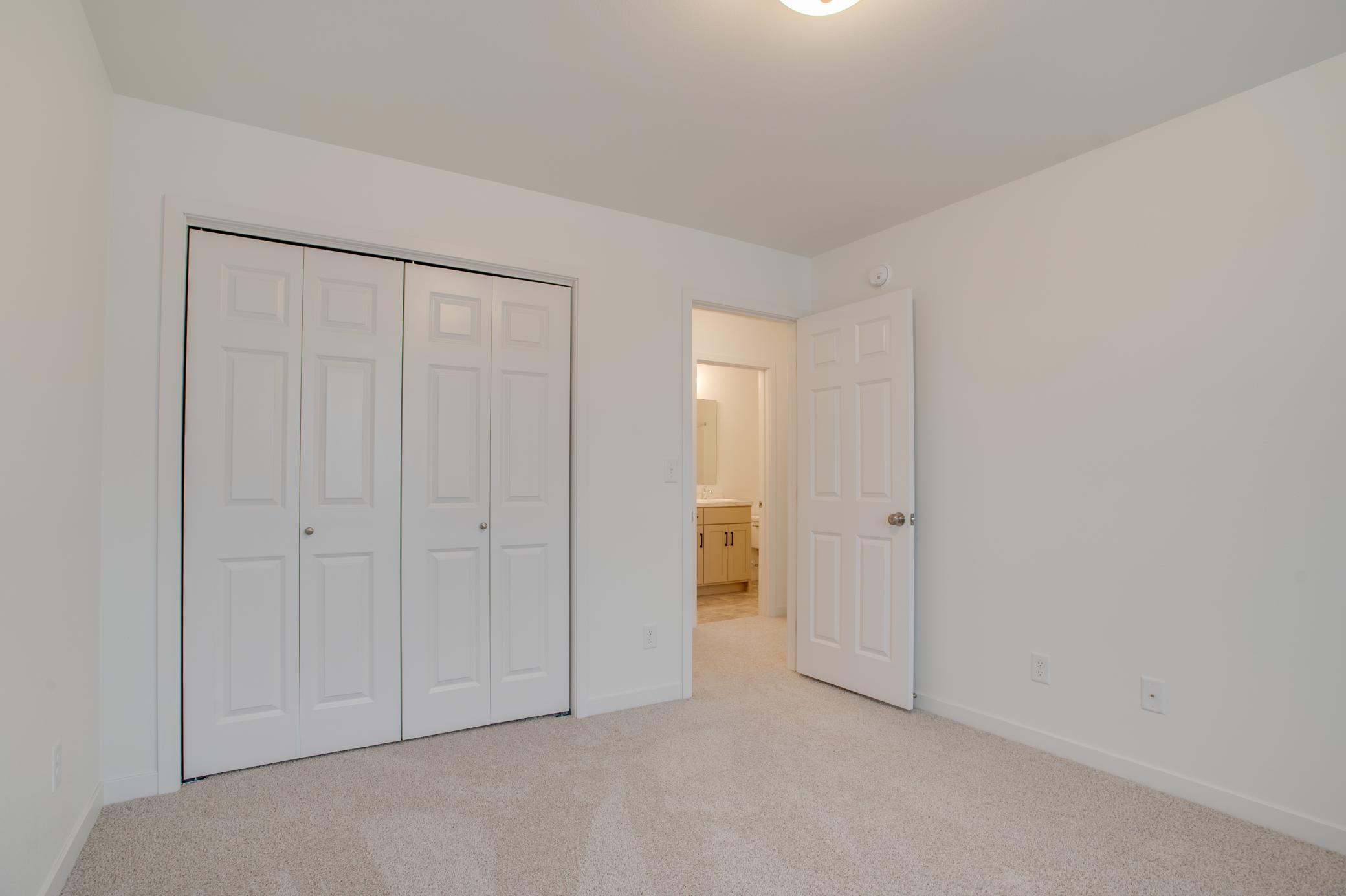 2025 single family home for sale at 2516 38th Avenue S in Moorhead, MN — 3 bed, 2 bath (photo 23 of 32)