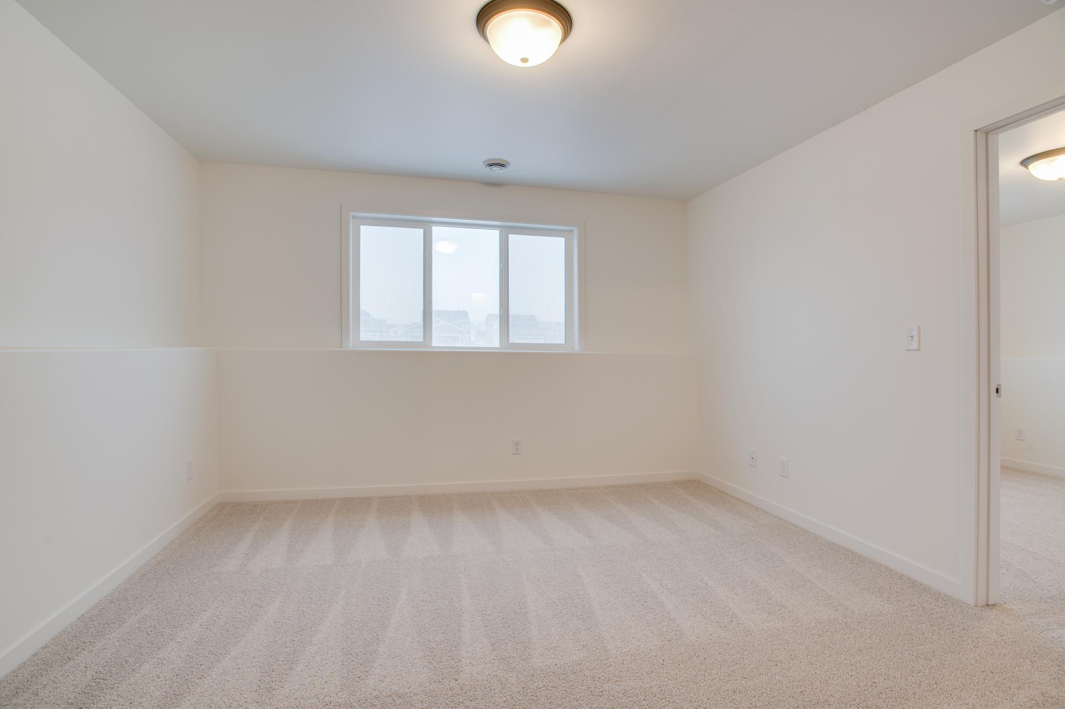 2025 single family home for sale at 2516 38th Avenue S in Moorhead, MN — 3 bed, 2 bath (photo 25 of 32)