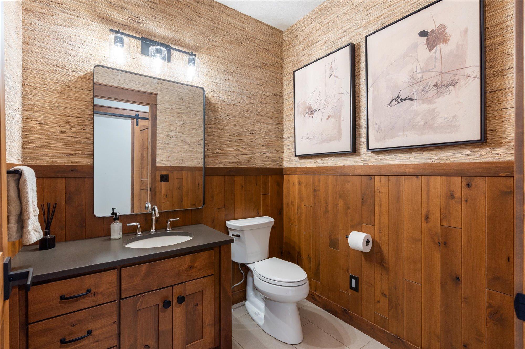 2019 single family home for sale at 37353 & 37344 Silver Peak Road in Crosslake, MN — 6 bed, 5 bath (photo 35 of 69)