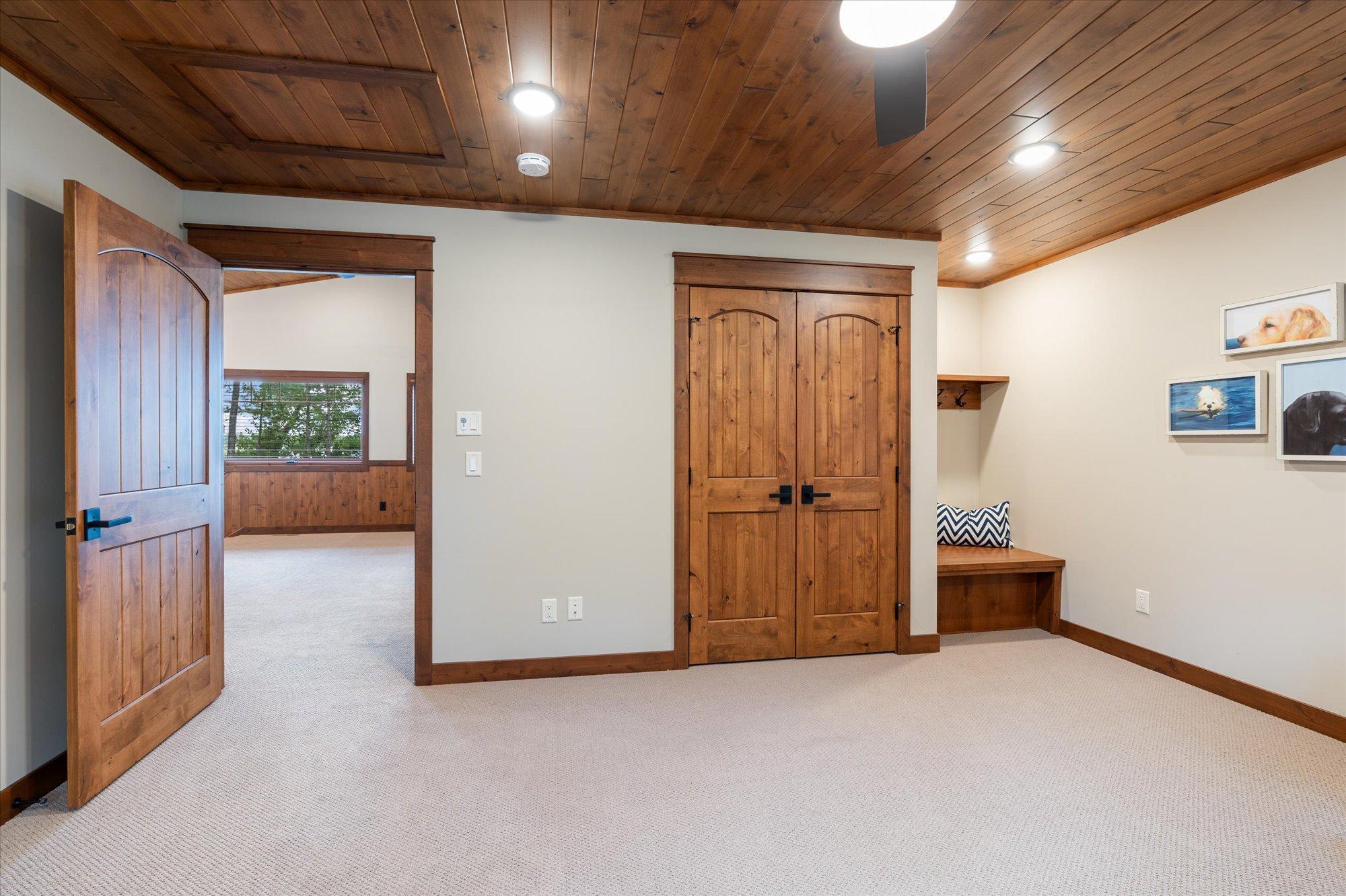 2019 single family home for sale at 37353 & 37344 Silver Peak Road in Crosslake, MN — 6 bed, 5 bath (photo 38 of 69)