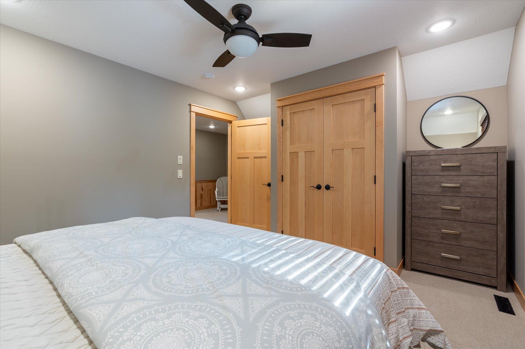 2019 single family home for sale at 37353 & 37344 Silver Peak Road in Crosslake, MN — 6 bed, 5 bath (photo 58 of 69)