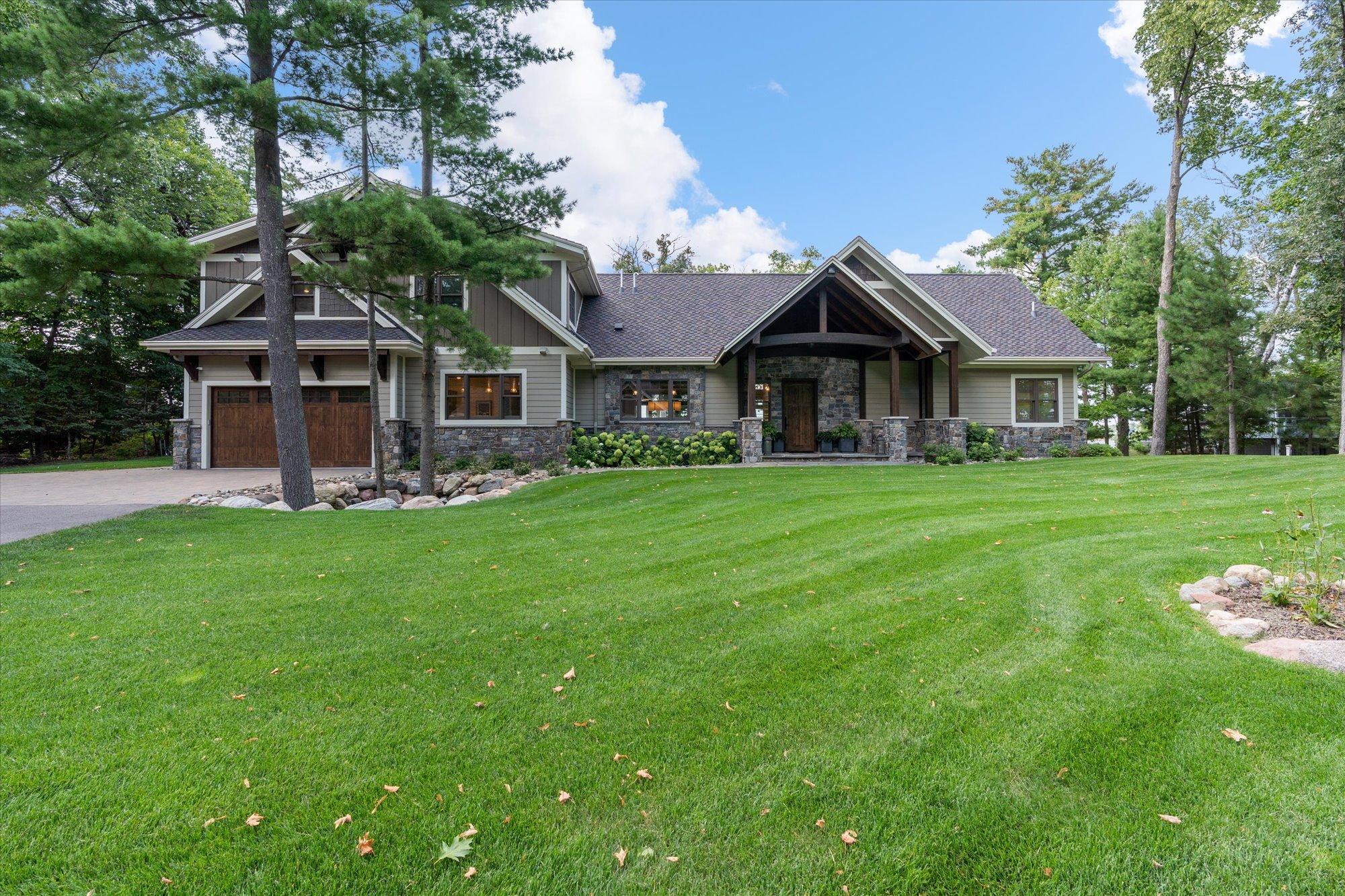 2019 single family home for sale at 37353 & 37344 Silver Peak Road in Crosslake, MN — 6 bed, 5 bath (photo 9 of 69)