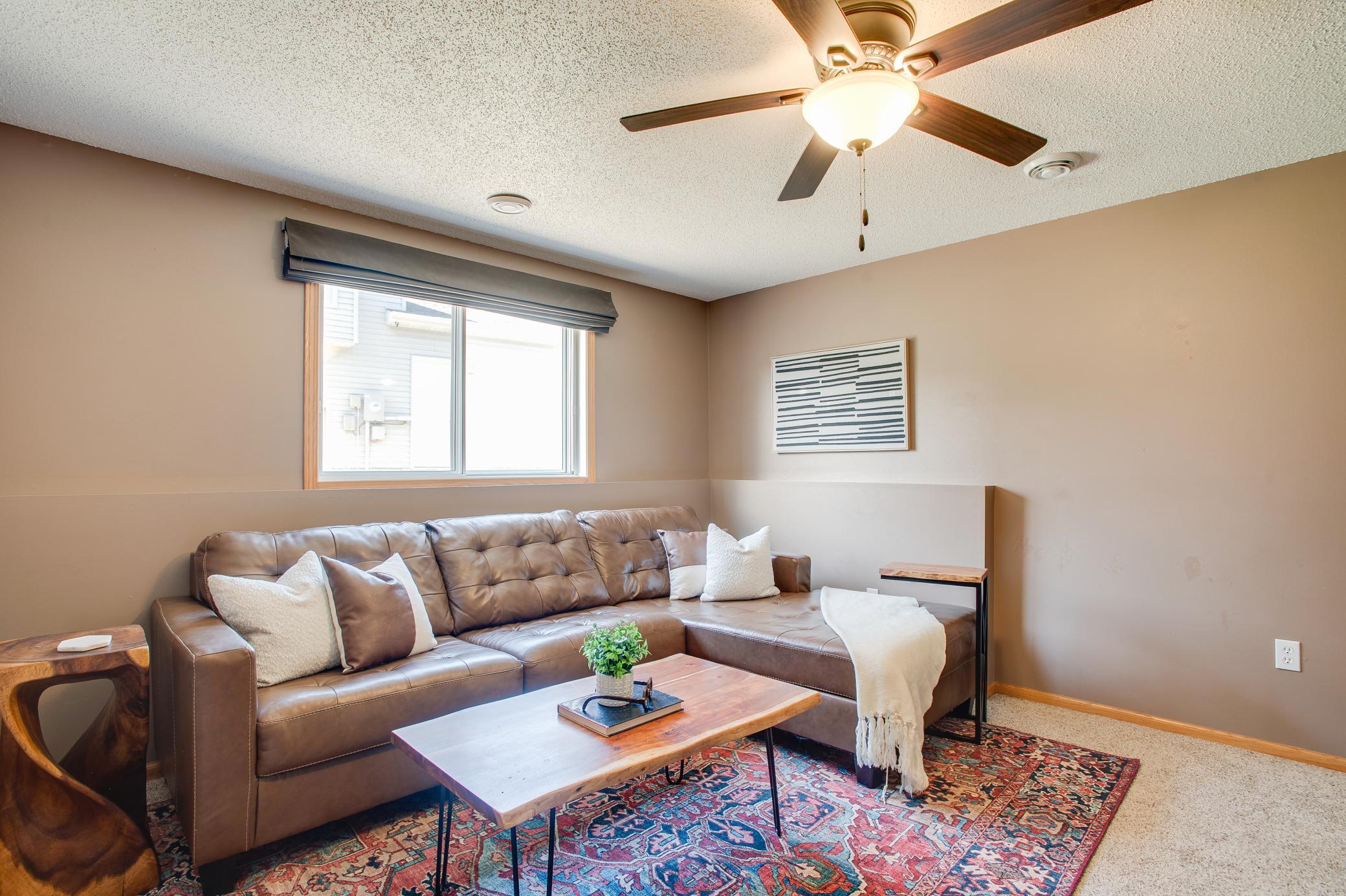 2000 twin home for sale at 1427 Suntree Drive in West Fargo, ND — 3 bed, 2 bath (photo 21 of 39)