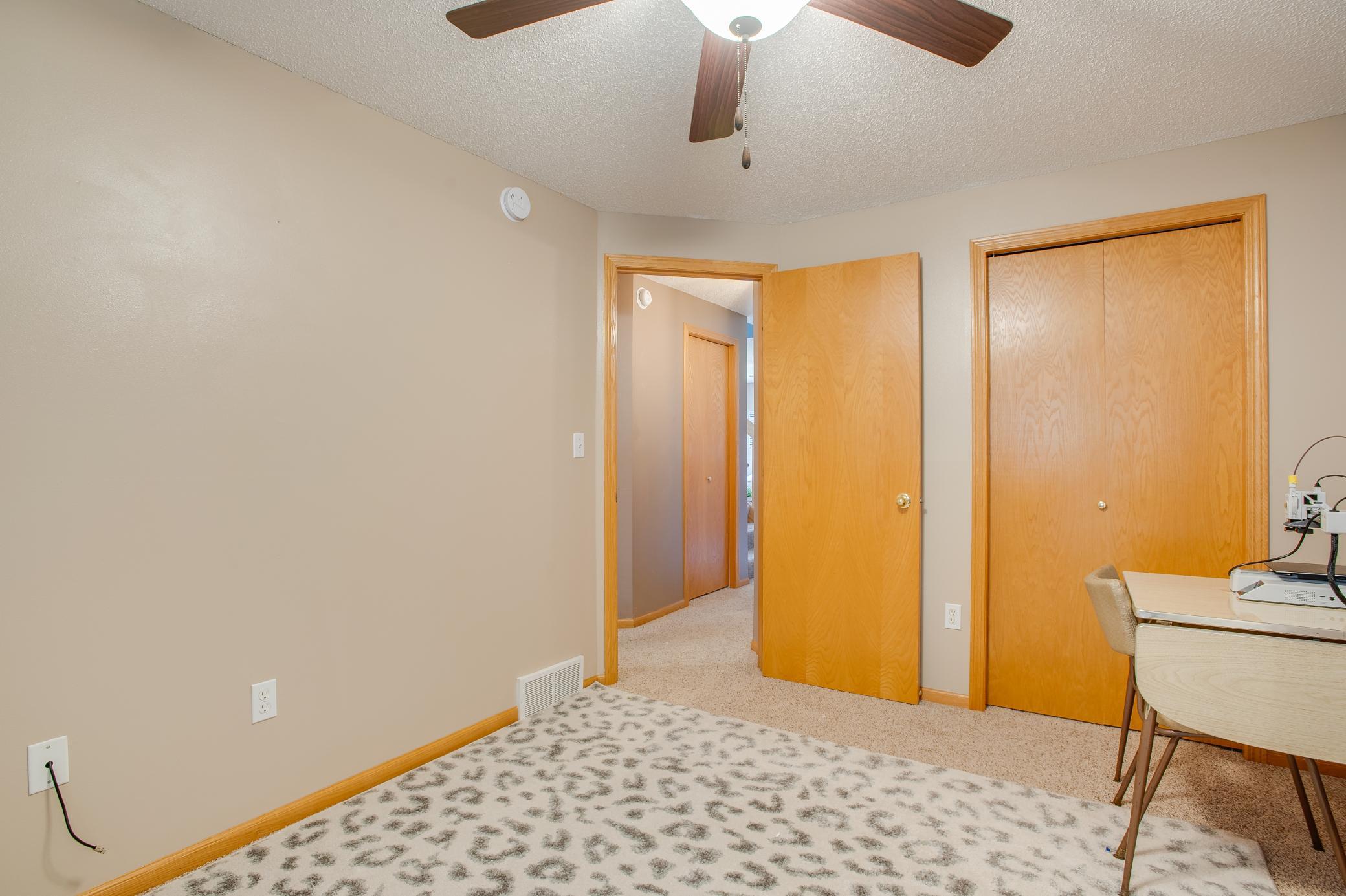 2000 twin home for sale at 1427 Suntree Drive in West Fargo, ND — 3 bed, 2 bath (photo 26 of 39)