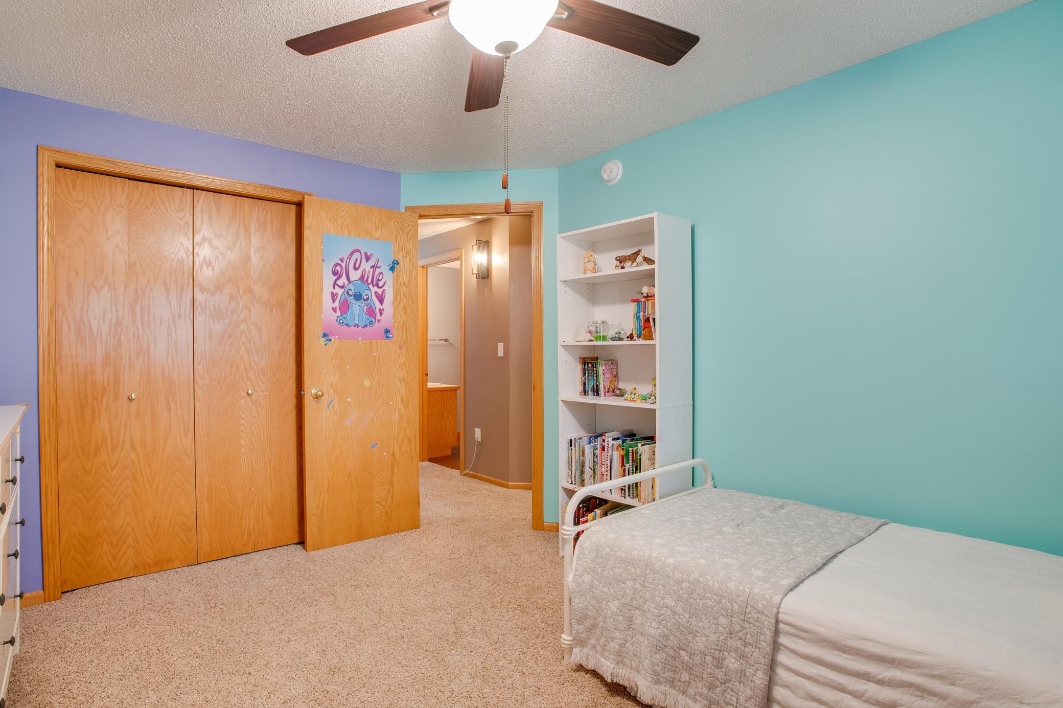 2000 twin home for sale at 1427 Suntree Drive in West Fargo, ND — 3 bed, 2 bath (photo 28 of 39)