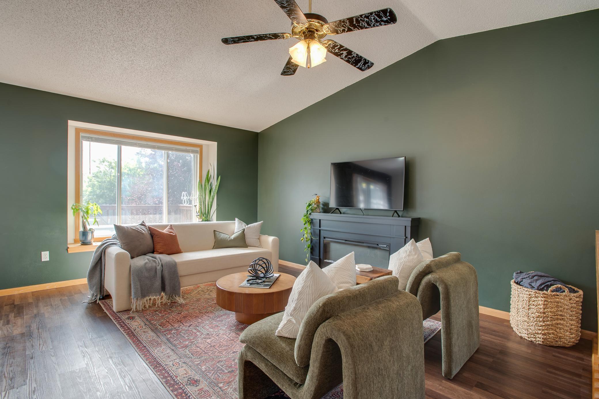 2000 twin home for sale at 1427 Suntree Drive in West Fargo, ND — 3 bed, 2 bath (photo 5 of 39)