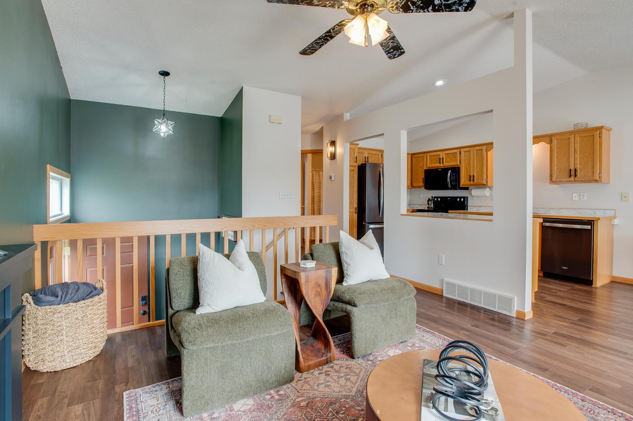 2000 twin home for sale at 1427 Suntree Drive in West Fargo, ND — 3 bed, 2 bath (photo 7 of 39)