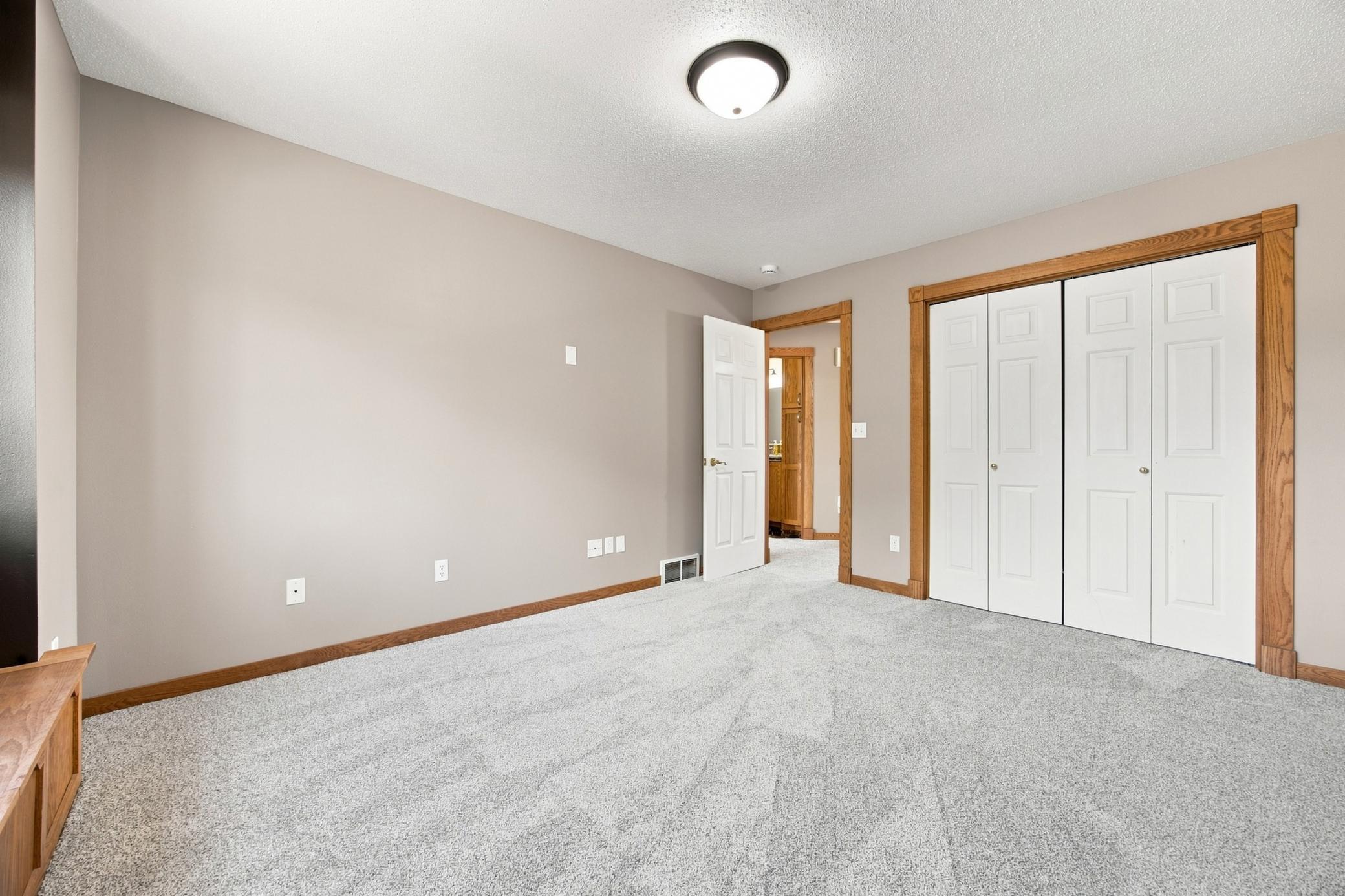 1995 single family home for sale at 1906 E Rose Creek Parkway S in Fargo, ND — 5 bed, 4 bath (photo 23 of 56)