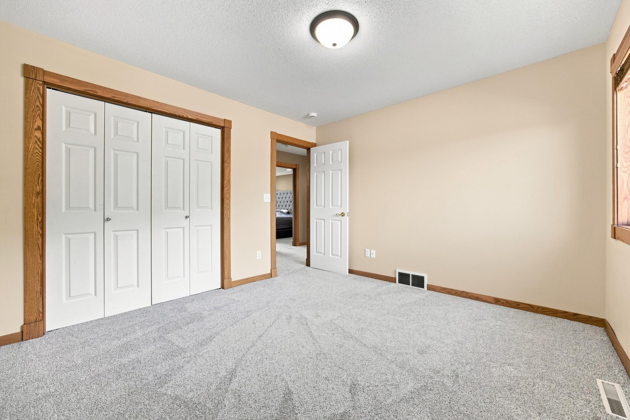 1995 single family home for sale at 1906 E Rose Creek Parkway S in Fargo, ND — 5 bed, 4 bath (photo 25 of 56)
