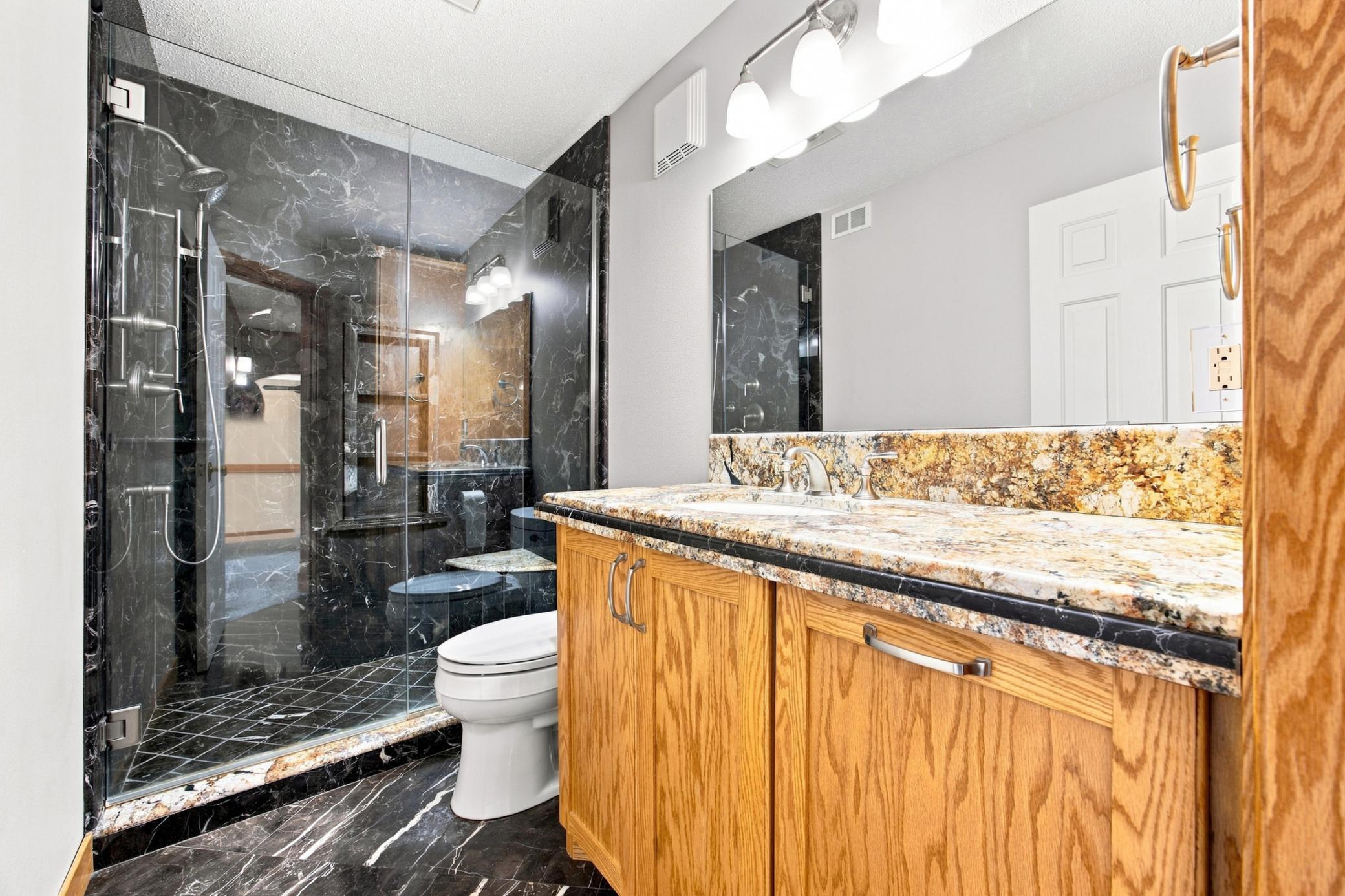 1995 single family home for sale at 1906 E Rose Creek Parkway S in Fargo, ND — 5 bed, 4 bath (photo 26 of 56)