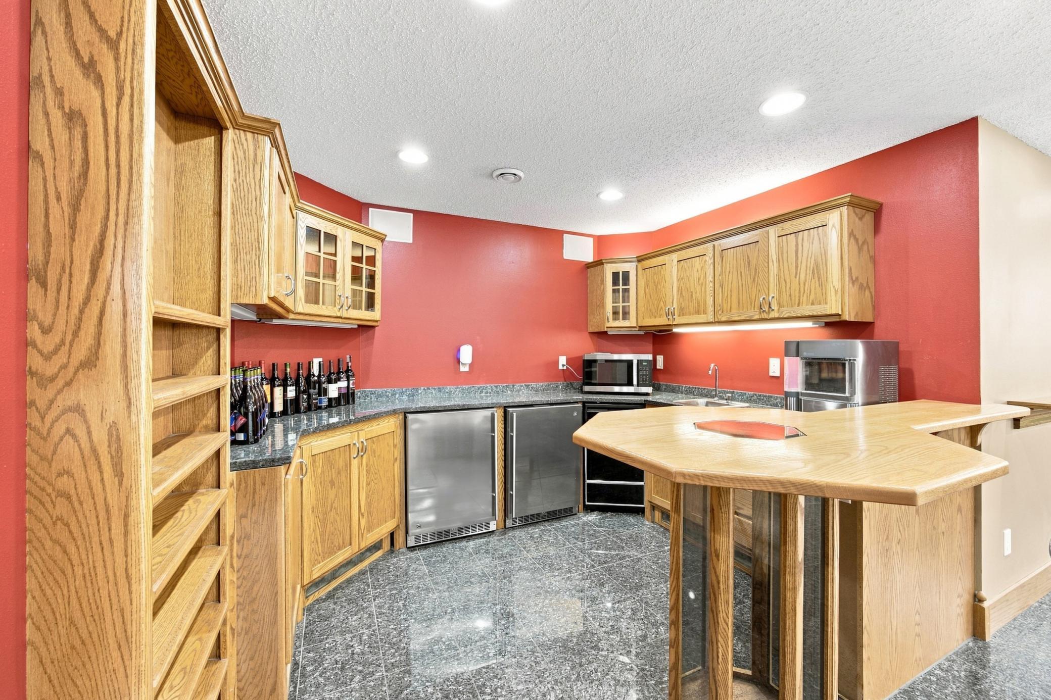 1995 single family home for sale at 1906 E Rose Creek Parkway S in Fargo, ND — 5 bed, 4 bath (photo 27 of 56)