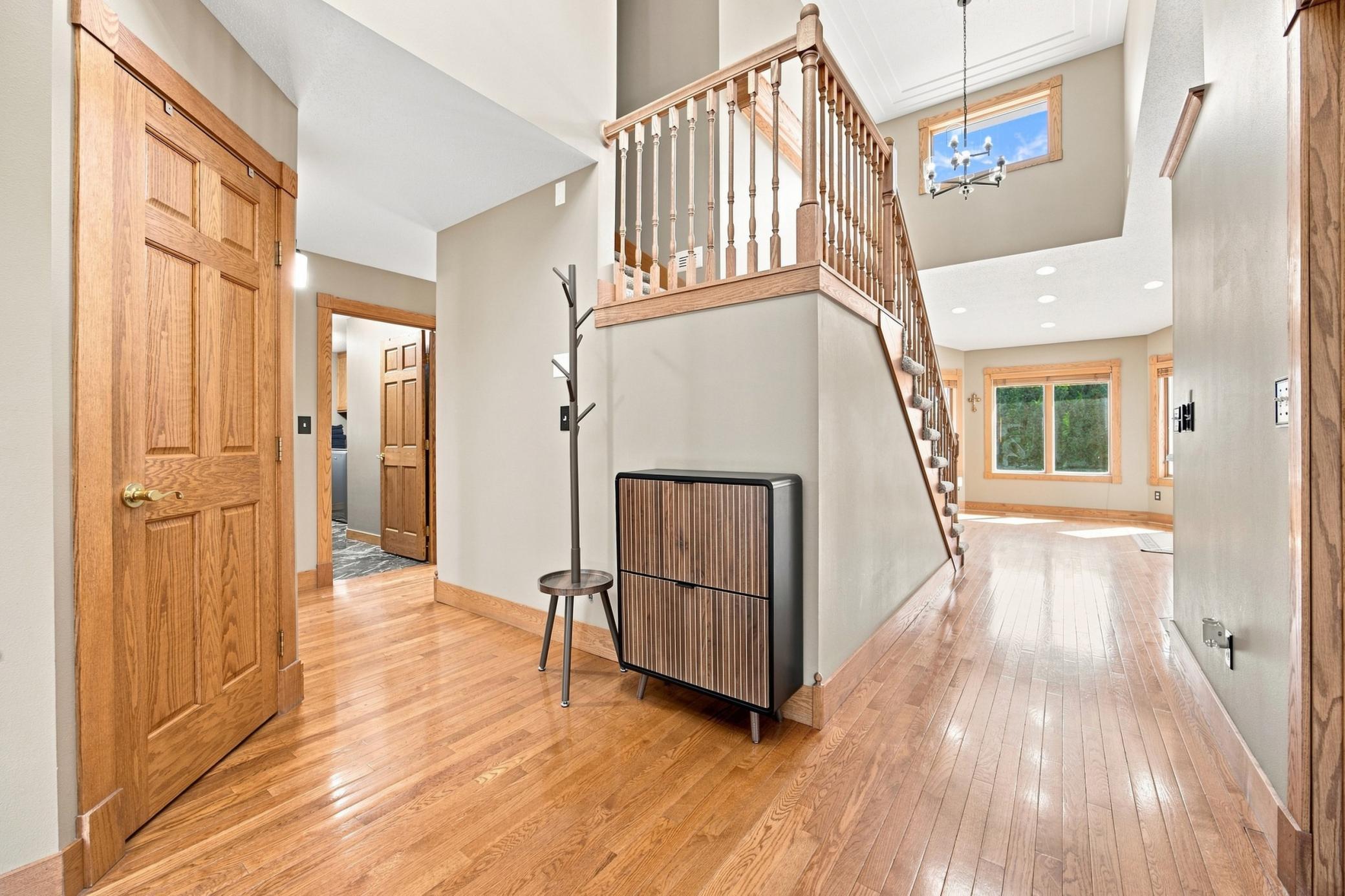 1995 single family home for sale at 1906 E Rose Creek Parkway S in Fargo, ND — 5 bed, 4 bath (photo 4 of 56)