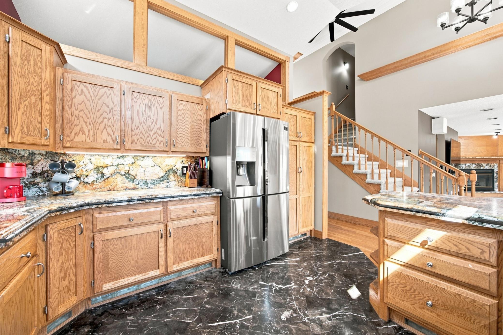 1995 single family home for sale at 1906 E Rose Creek Parkway S in Fargo, ND — 5 bed, 4 bath (photo 8 of 56)