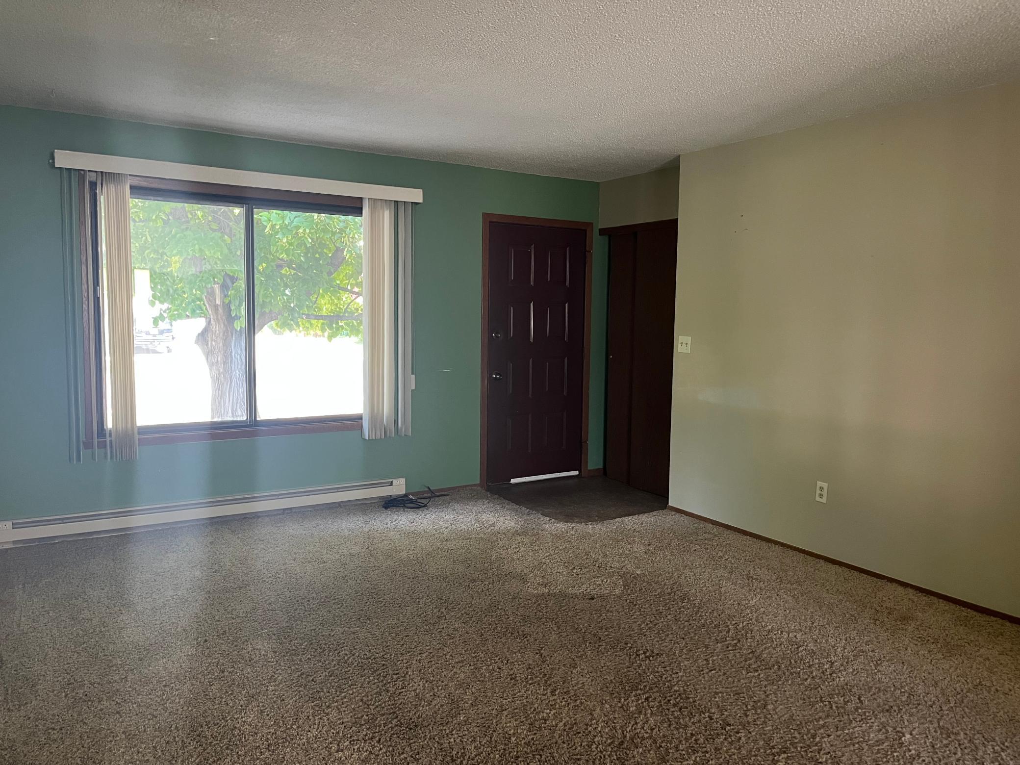 1981 single family home for sale at 1919 23rd Street S in Fargo, ND — 3 bed, 1 bath (photo 12 of 18)