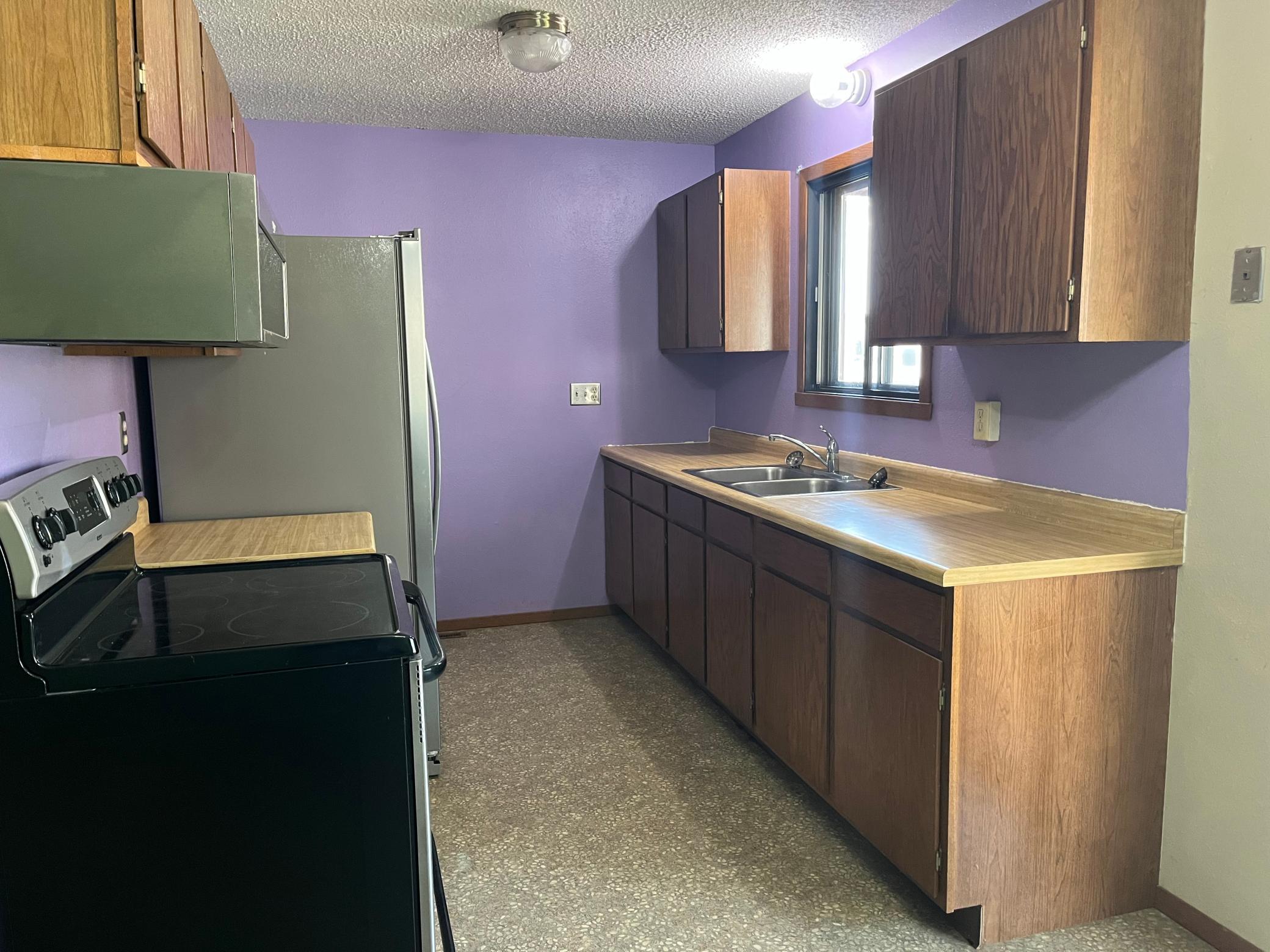 1981 single family home for sale at 1919 23rd Street S in Fargo, ND — 3 bed, 1 bath (photo 13 of 18)