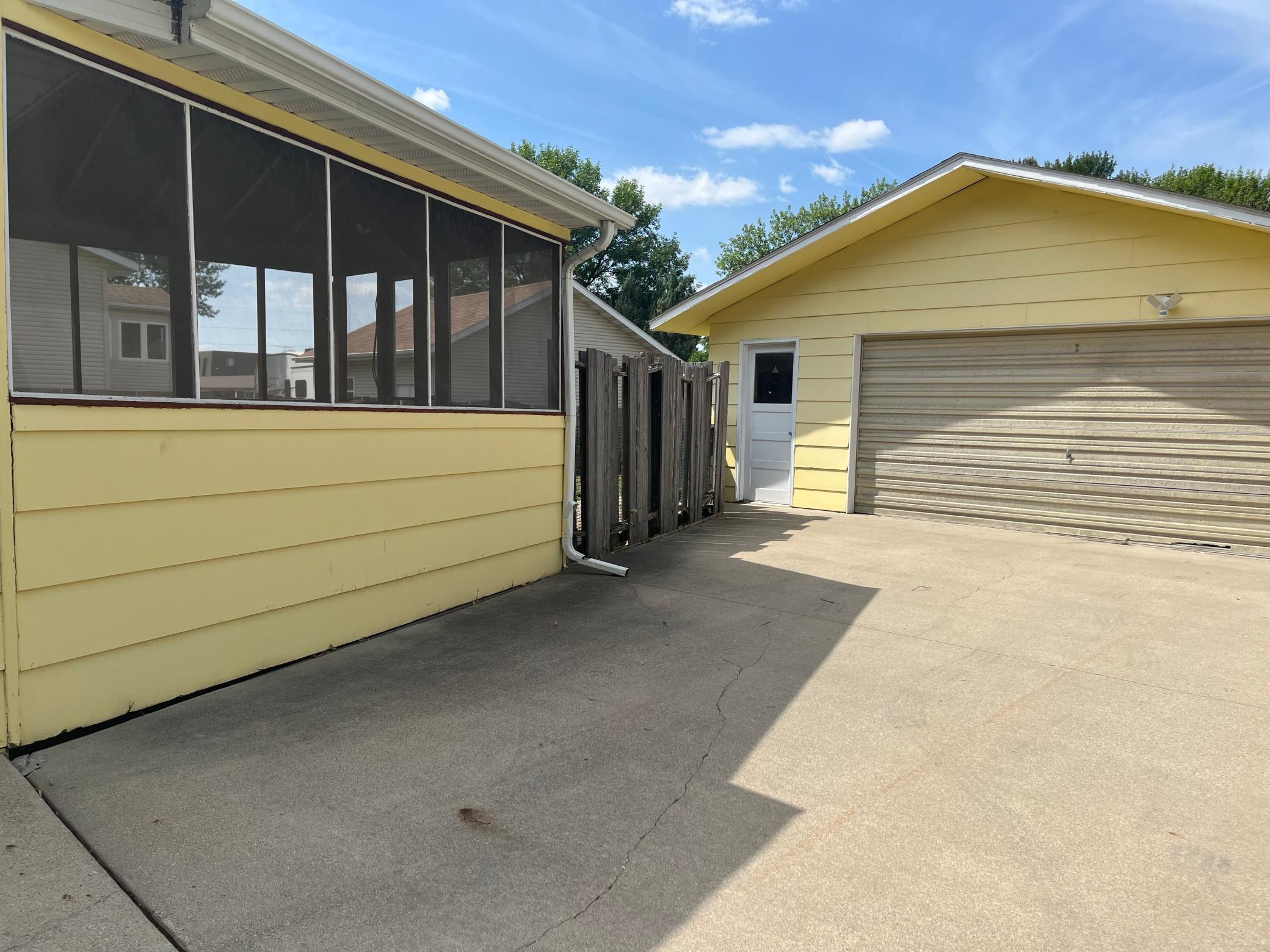 1981 single family home for sale at 1919 23rd Street S in Fargo, ND — 3 bed, 1 bath (photo 17 of 18)