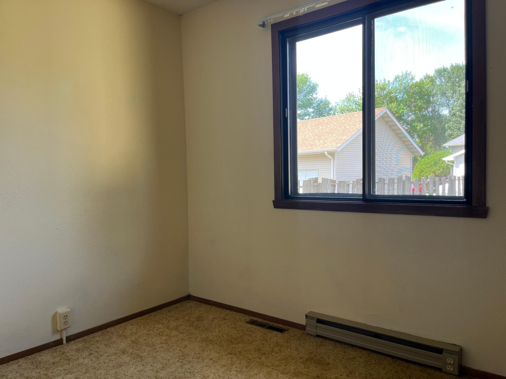 1981 single family home for sale at 1919 23rd Street S in Fargo, ND — 3 bed, 1 bath (photo 7 of 18)