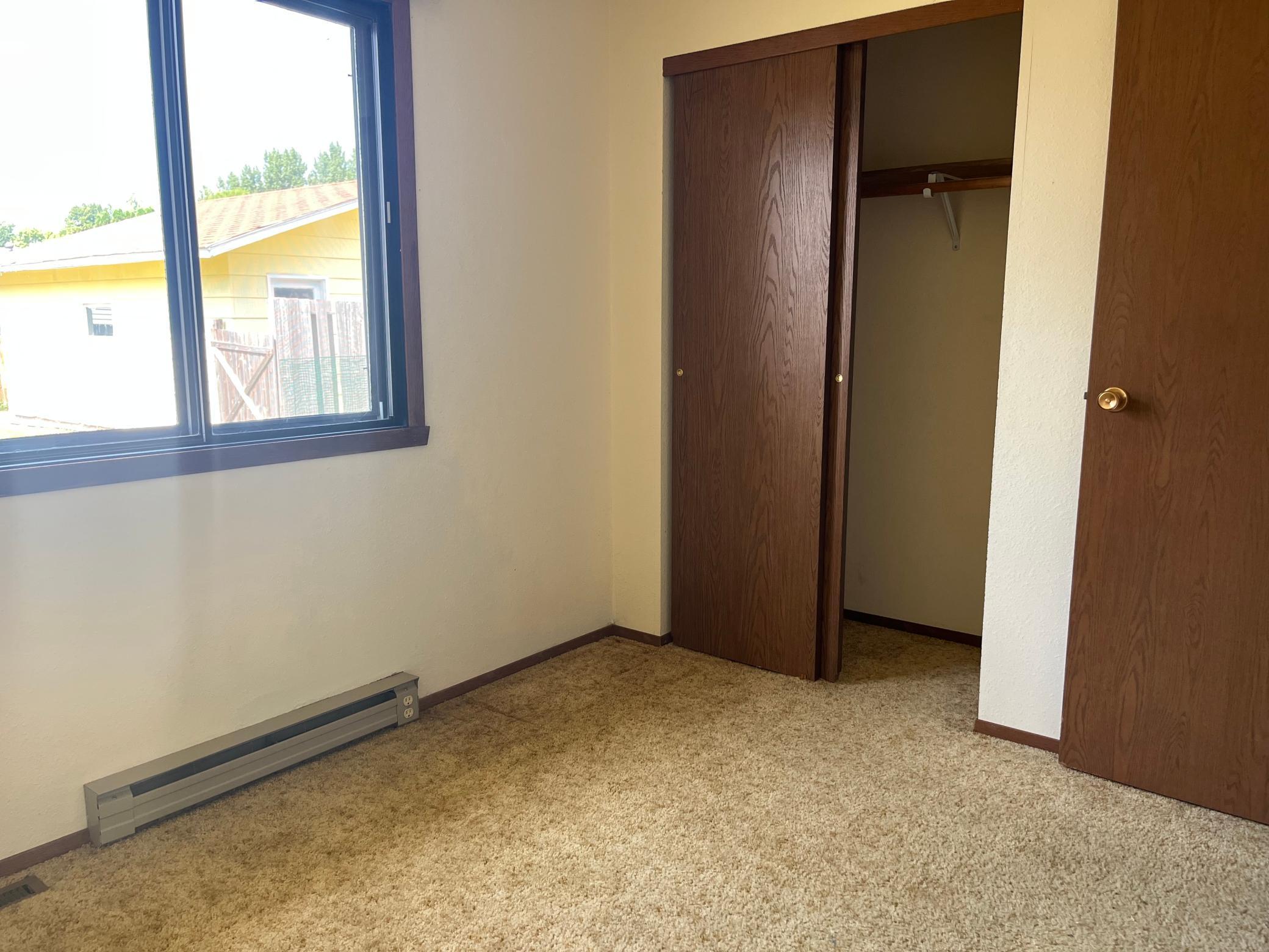 1981 single family home for sale at 1919 23rd Street S in Fargo, ND — 3 bed, 1 bath (photo 8 of 18)