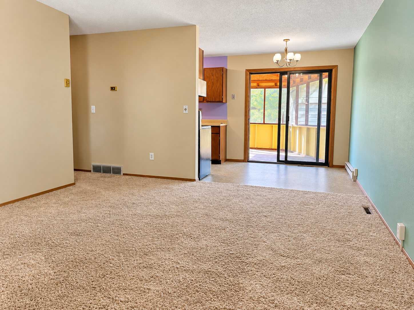 1981 single family home for sale at 1919 23rd Street S in Fargo, ND — 3 bed, 1 bath (photo 2 of 27)