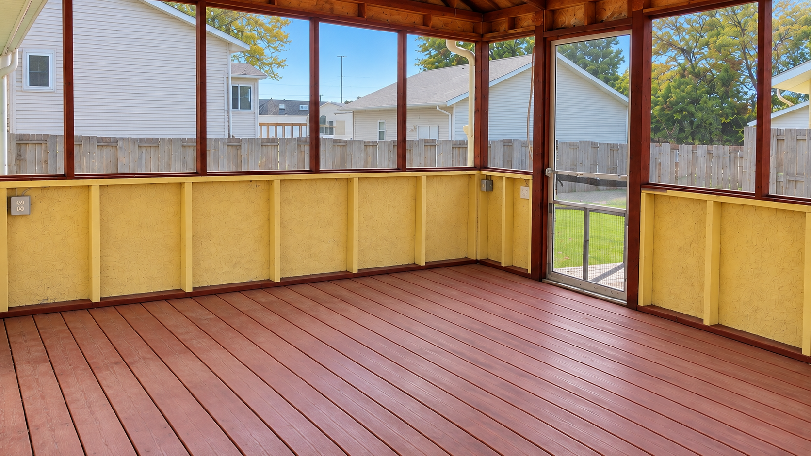 1981 single family home for sale at 1919 23rd Street S in Fargo, ND — 3 bed, 1 bath (photo 20 of 27)