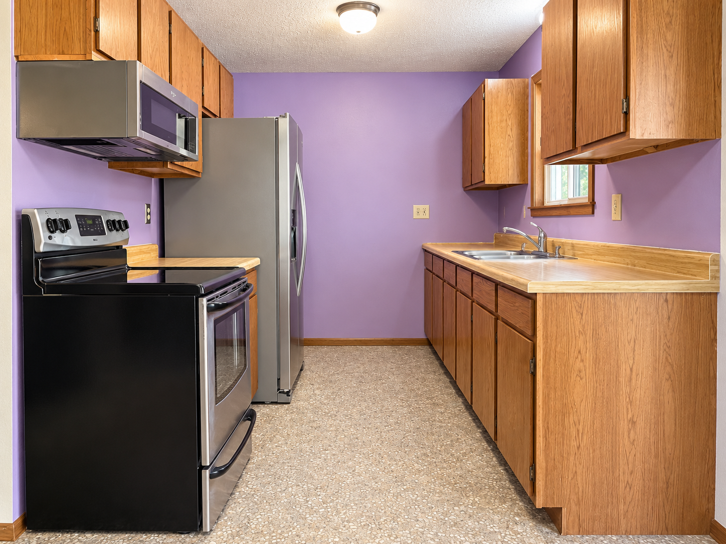 1981 single family home for sale at 1919 23rd Street S in Fargo, ND — 3 bed, 1 bath (photo 8 of 27)