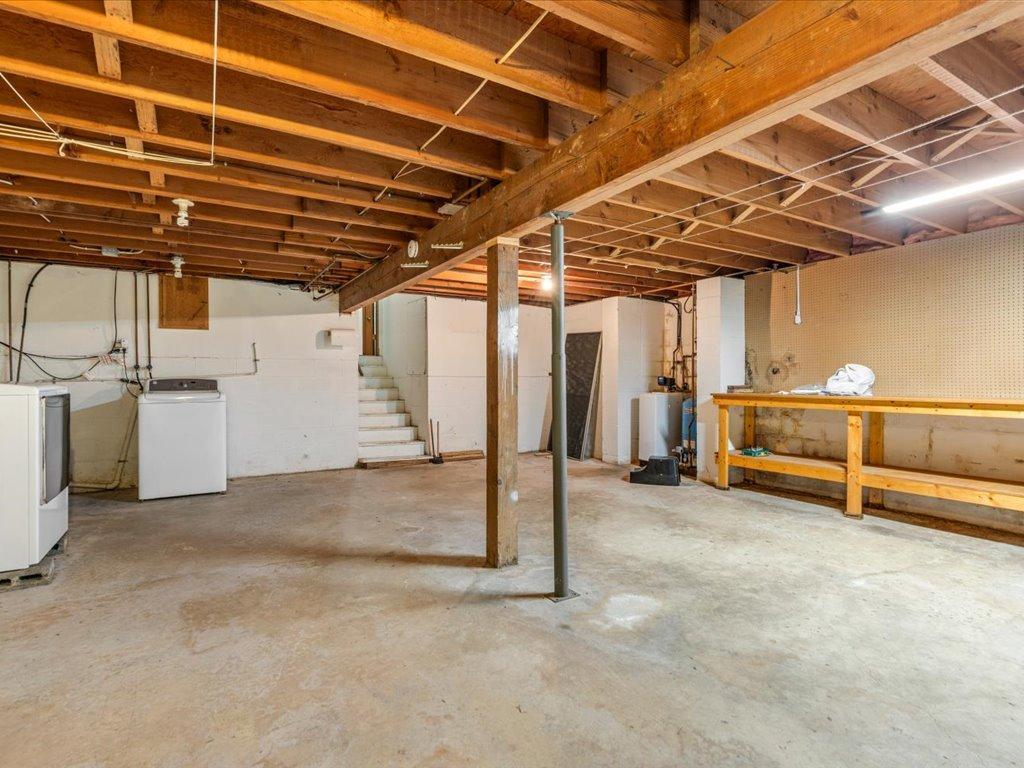 1966 single family home for sale at 22129 437th Avenue in Aitkin, MN — 5 bed, 2 bath (photo 21 of 37)