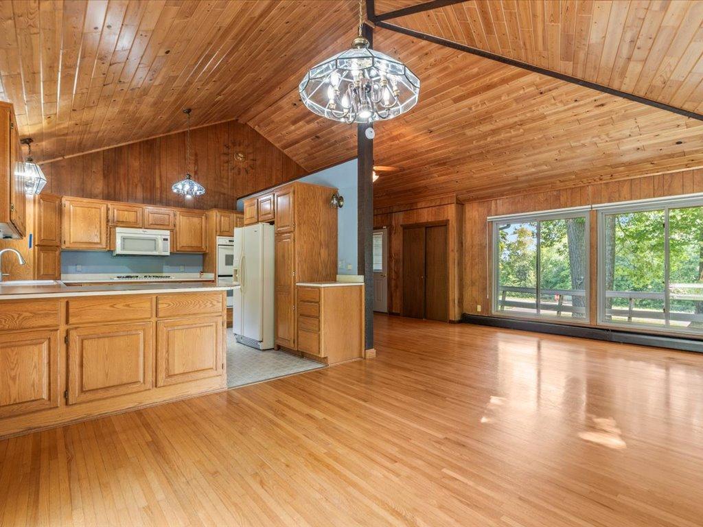 1966 single family home for sale at 22129 437th Avenue in Aitkin, MN — 5 bed, 2 bath (photo 4 of 37)
