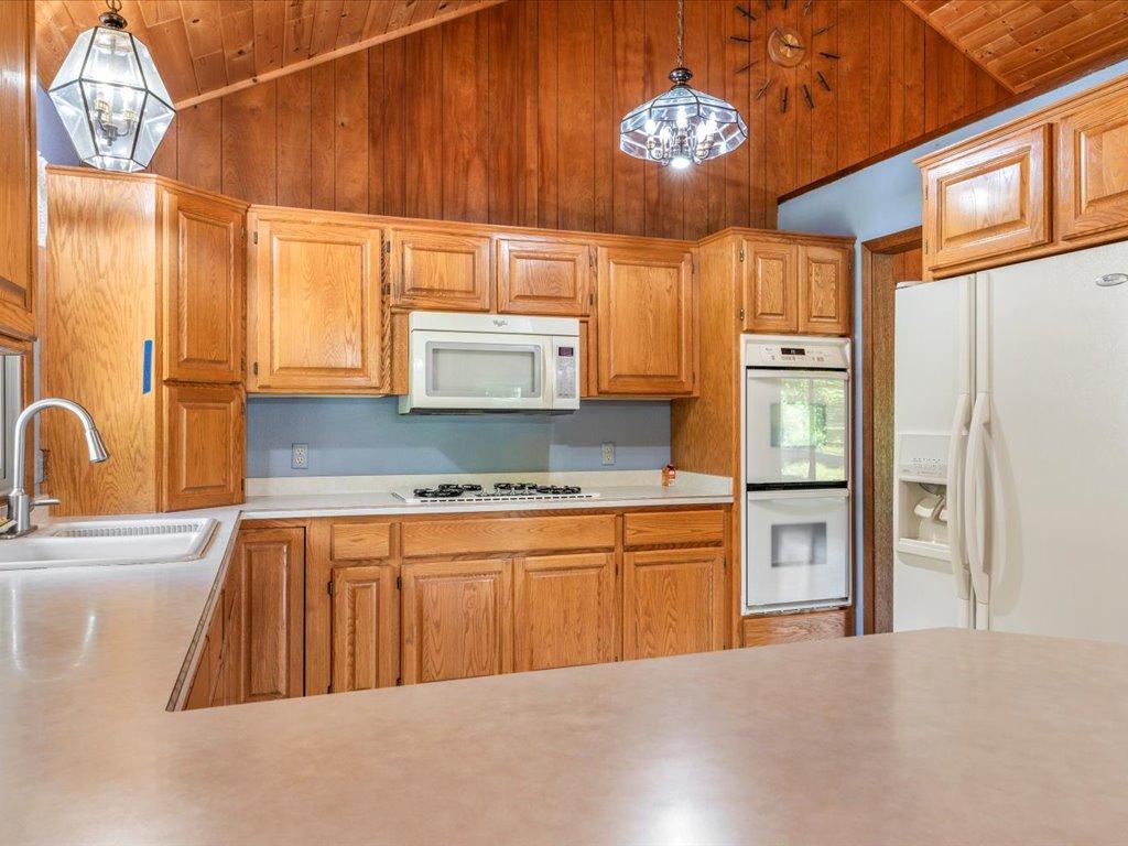 1966 single family home for sale at 22129 437th Avenue in Aitkin, MN — 5 bed, 2 bath (photo 8 of 37)