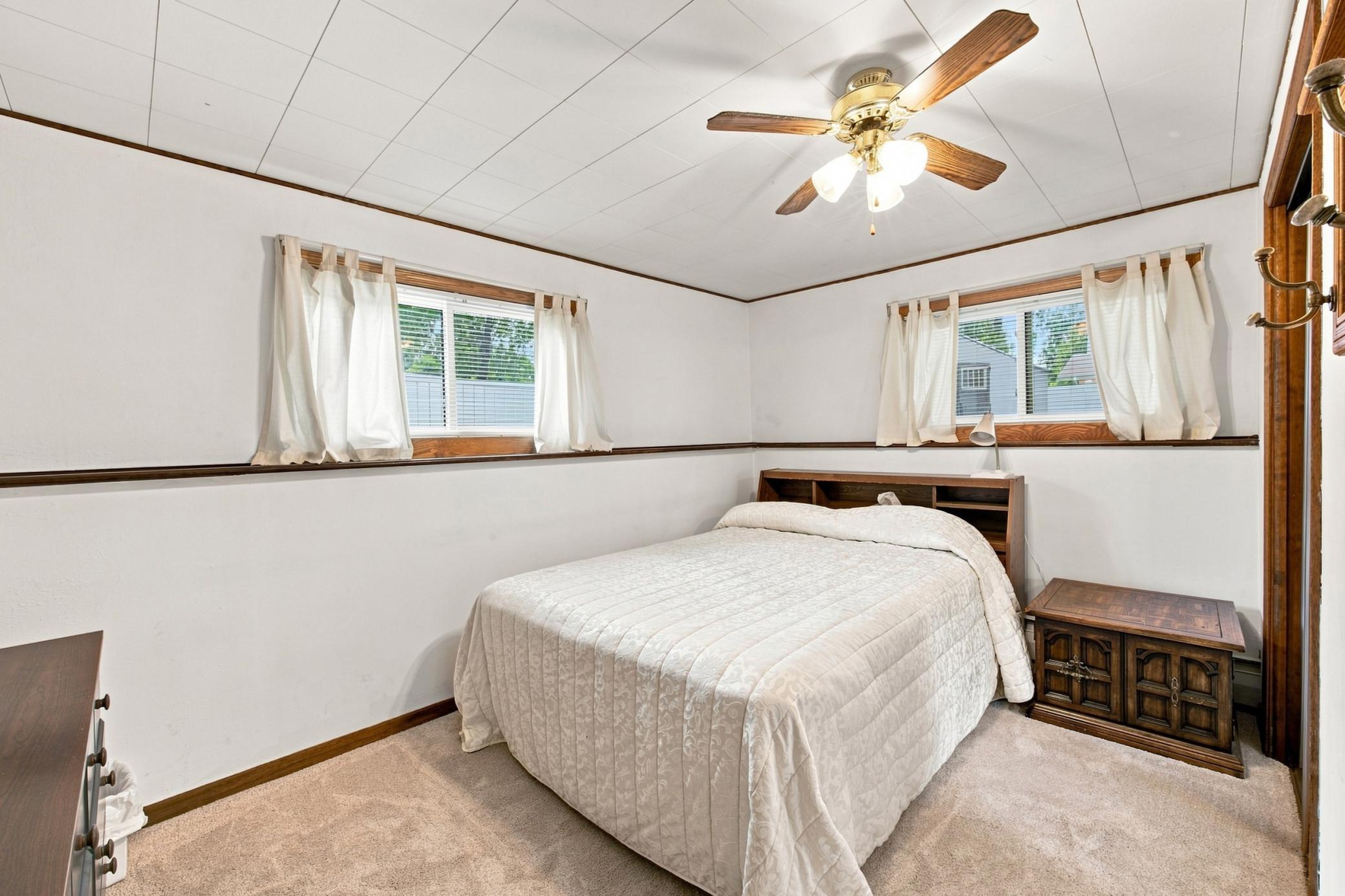 1965 single family home for sale at 2410 Evergreen Road N in Fargo, ND — 4 bed, 2 bath (photo 22 of 38)