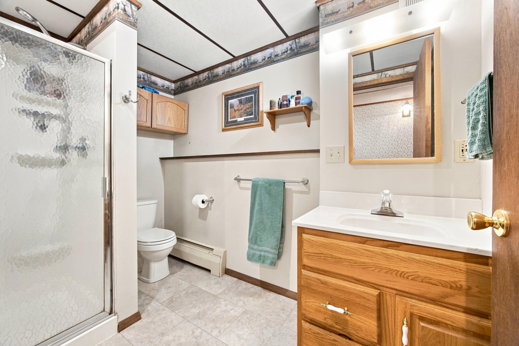 1965 single family home for sale at 2410 Evergreen Road N in Fargo, ND — 4 bed, 2 bath (photo 24 of 38)