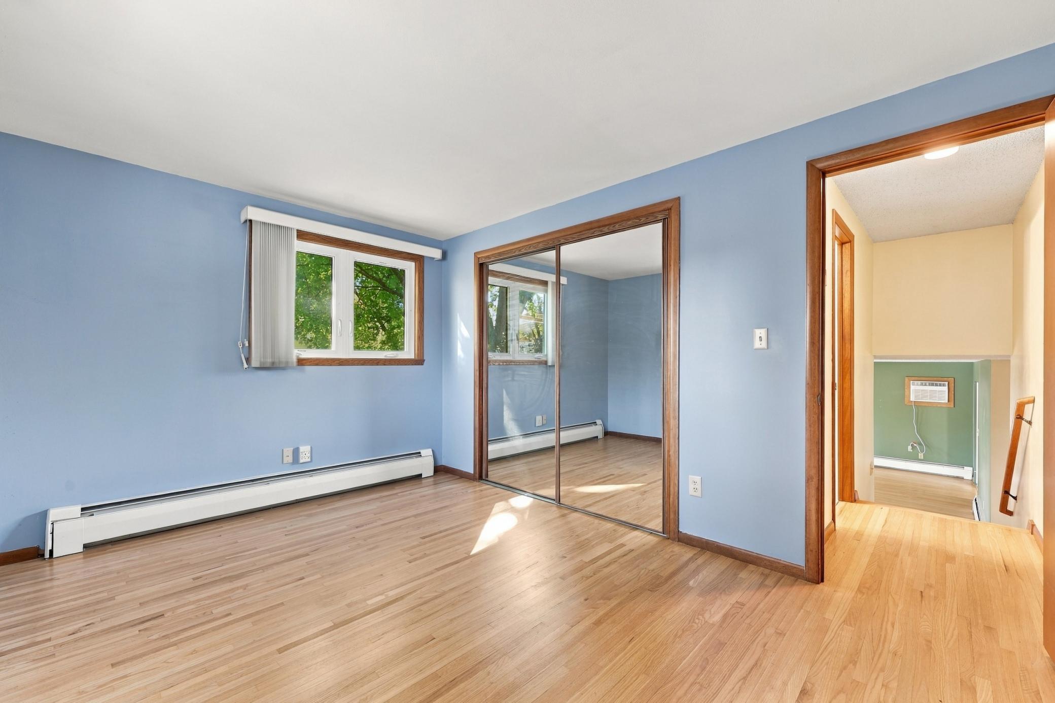 1965 single family home for sale at 2410 Evergreen Road N in Fargo, ND — 4 bed, 2 bath (photo 21 of 41)