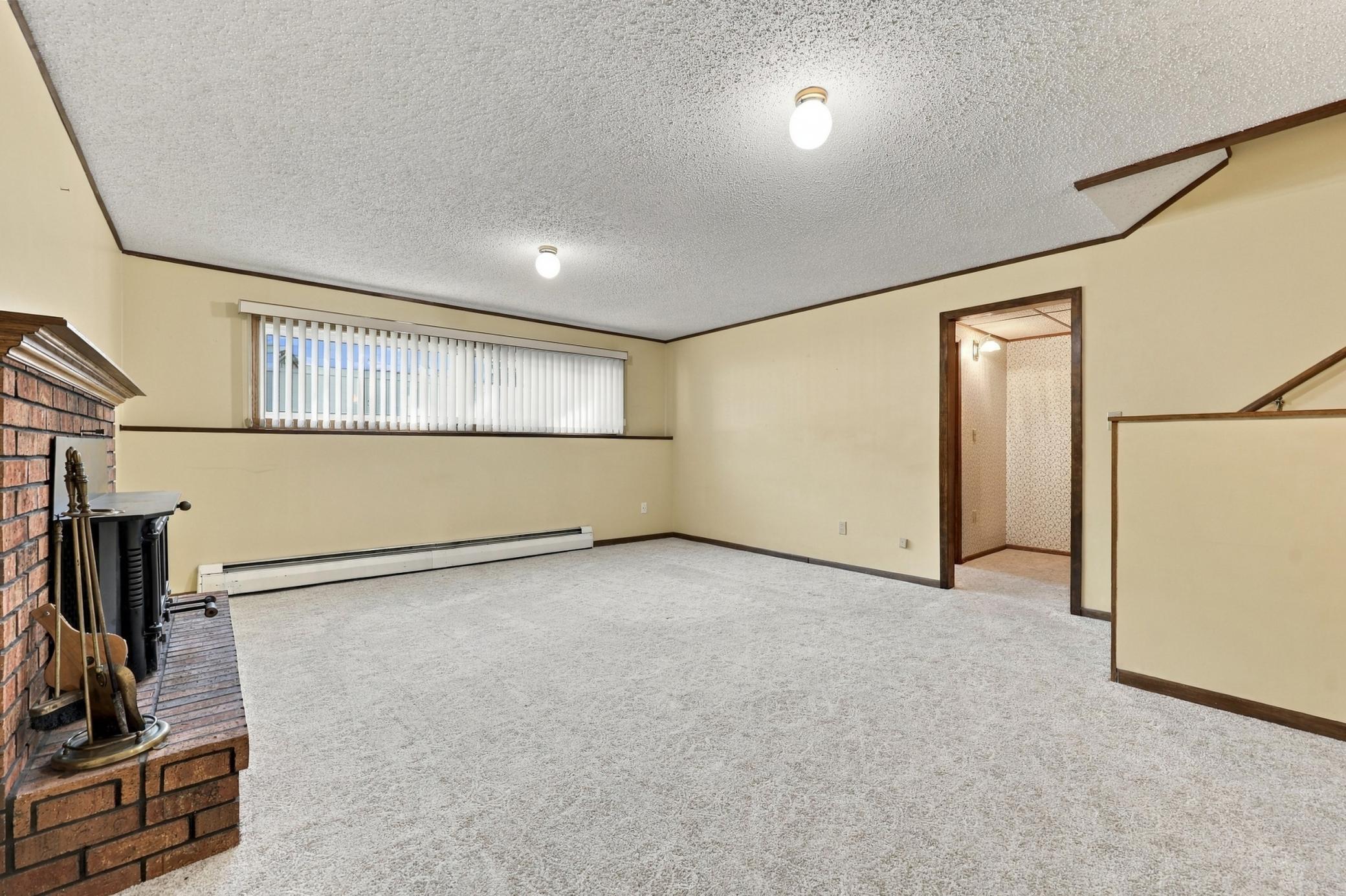 1965 single family home for sale at 2410 Evergreen Road N in Fargo, ND — 4 bed, 2 bath (photo 26 of 41)