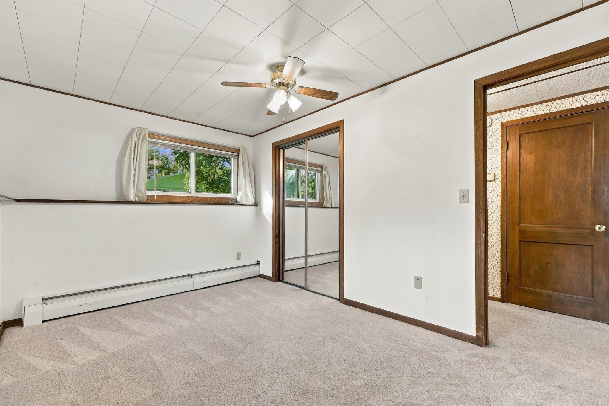 1965 single family home for sale at 2410 Evergreen Road N in Fargo, ND — 4 bed, 2 bath (photo 28 of 41)