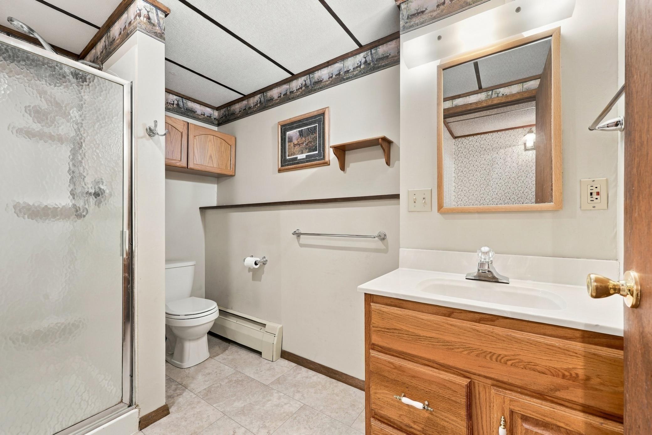 1965 single family home for sale at 2410 Evergreen Road N in Fargo, ND — 4 bed, 2 bath (photo 29 of 41)