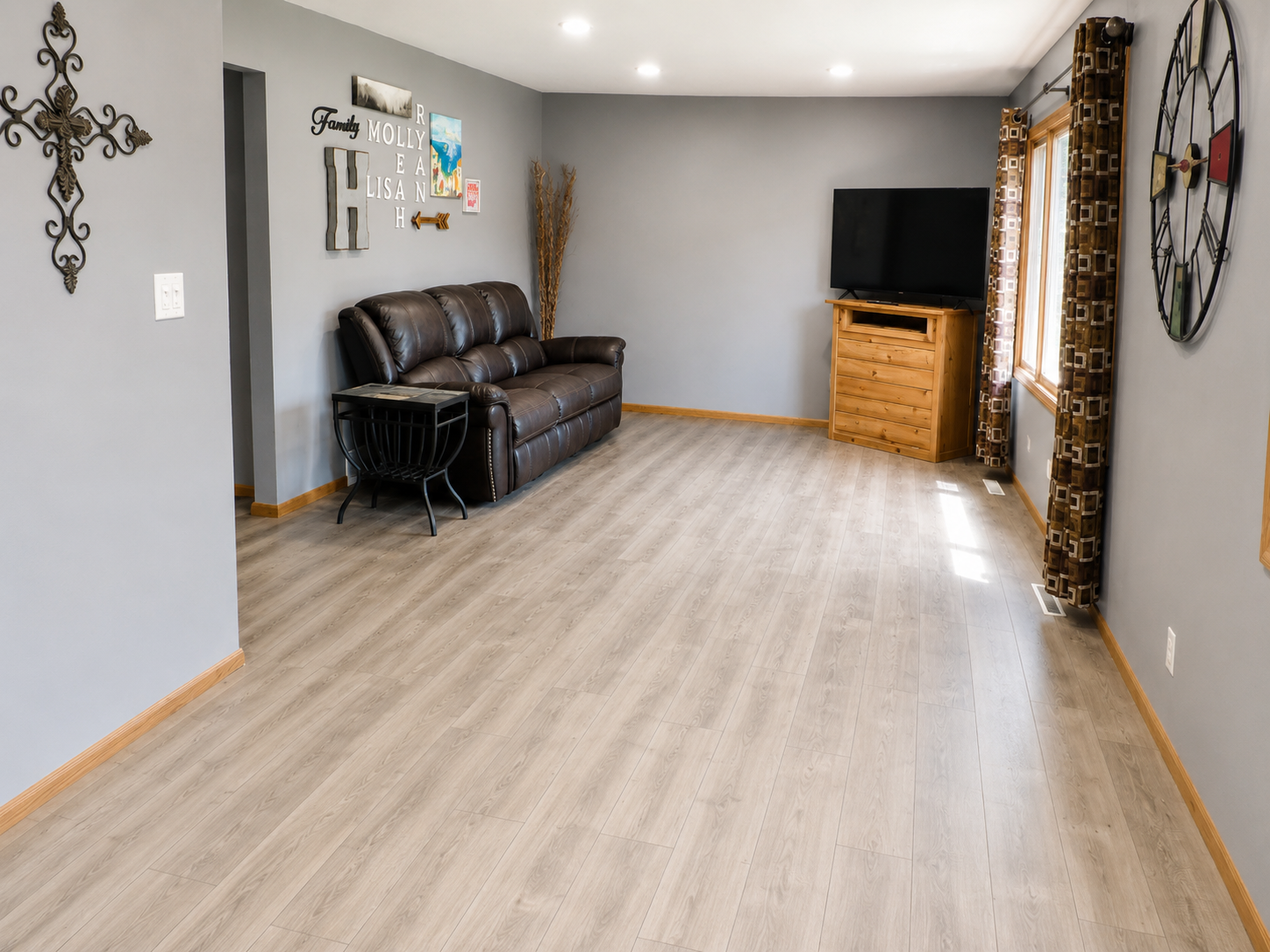 1970 single family home for sale at 90 Forest Avenue N in Fargo, ND — 3 bed, 2 bath (photo 8 of 35)