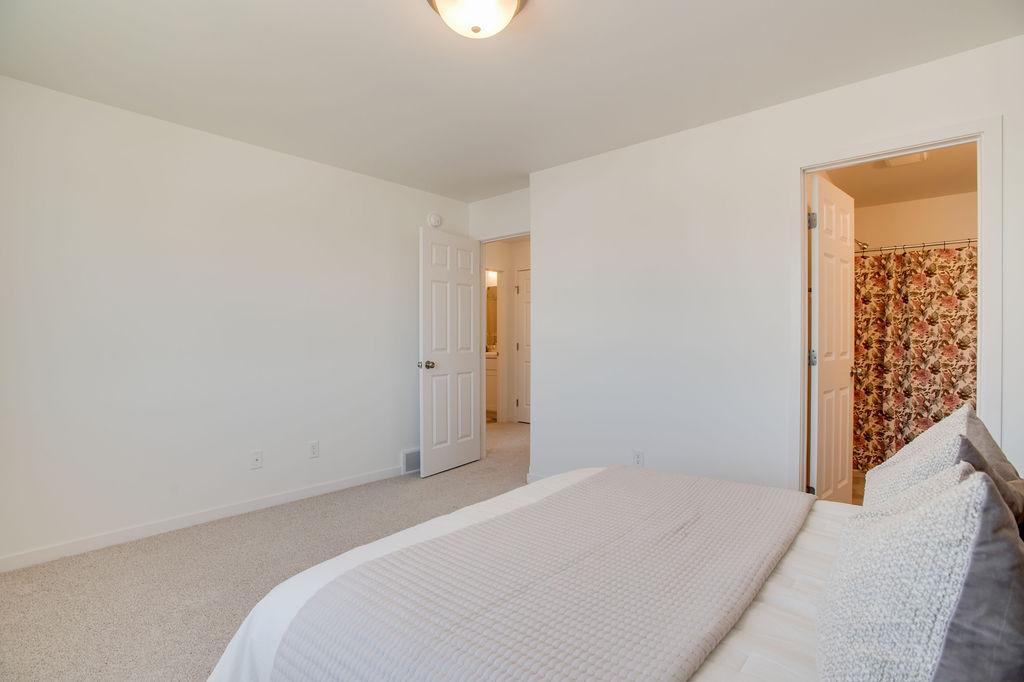 2026 single family home for sale at 2517 36th Avenue S in Moorhead, MN — 3 bed, 3 bath (photo 20 of 37)
