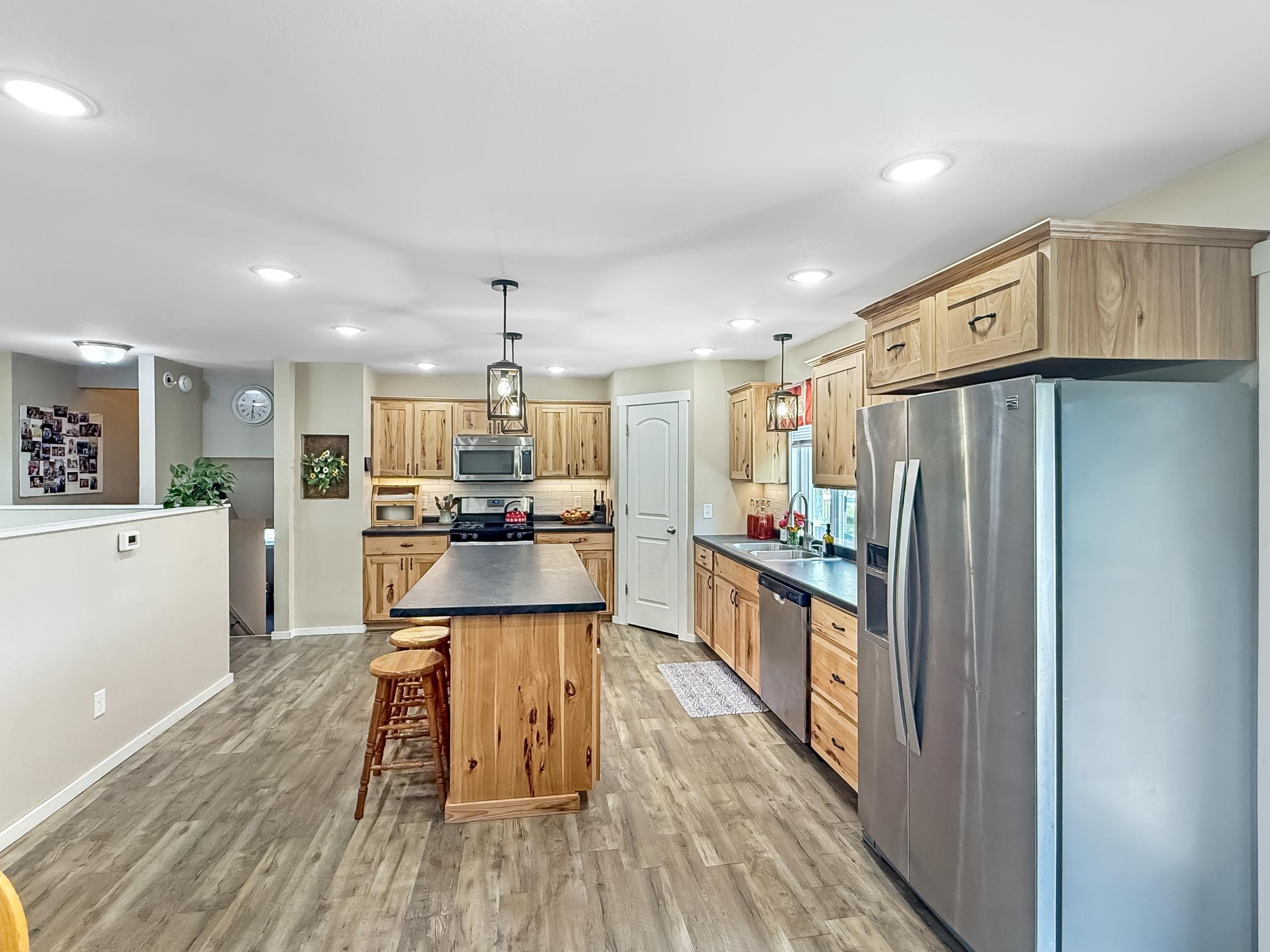 1982 single family home for sale at 1839 3rd Street SE in Bemidji, MN — 5 bed, 2 bath (photo 11 of 40)