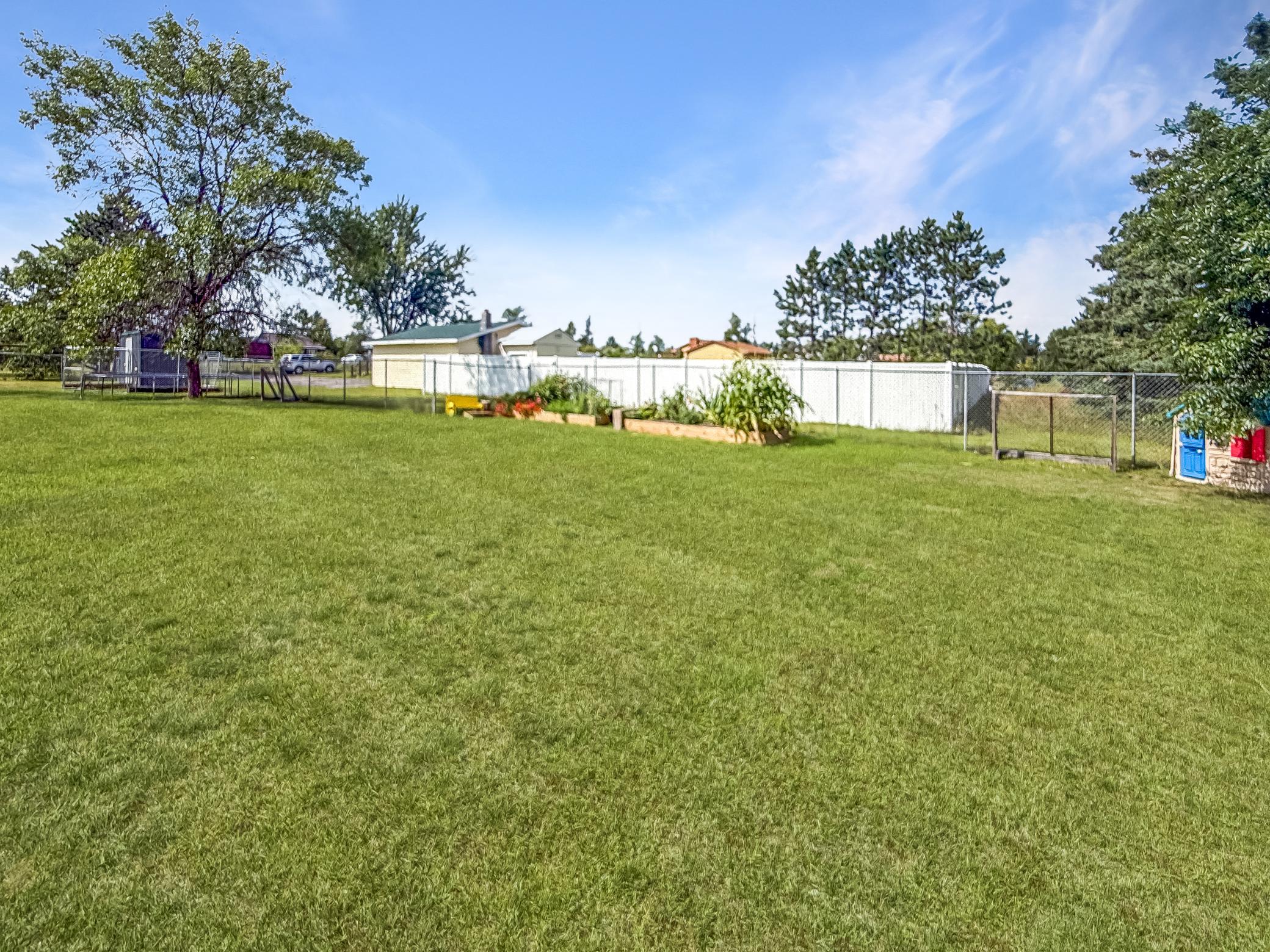 1982 single family home for sale at 1839 3rd Street SE in Bemidji, MN — 5 bed, 2 bath (photo 34 of 40)