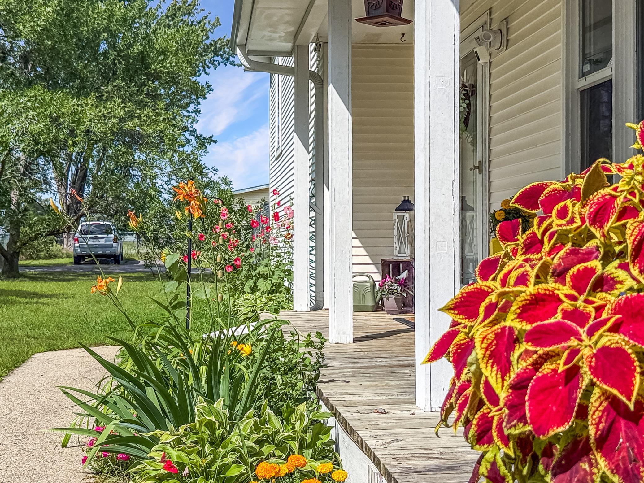 1982 single family home for sale at 1839 3rd Street SE in Bemidji, MN — 5 bed, 2 bath (photo 5 of 40)